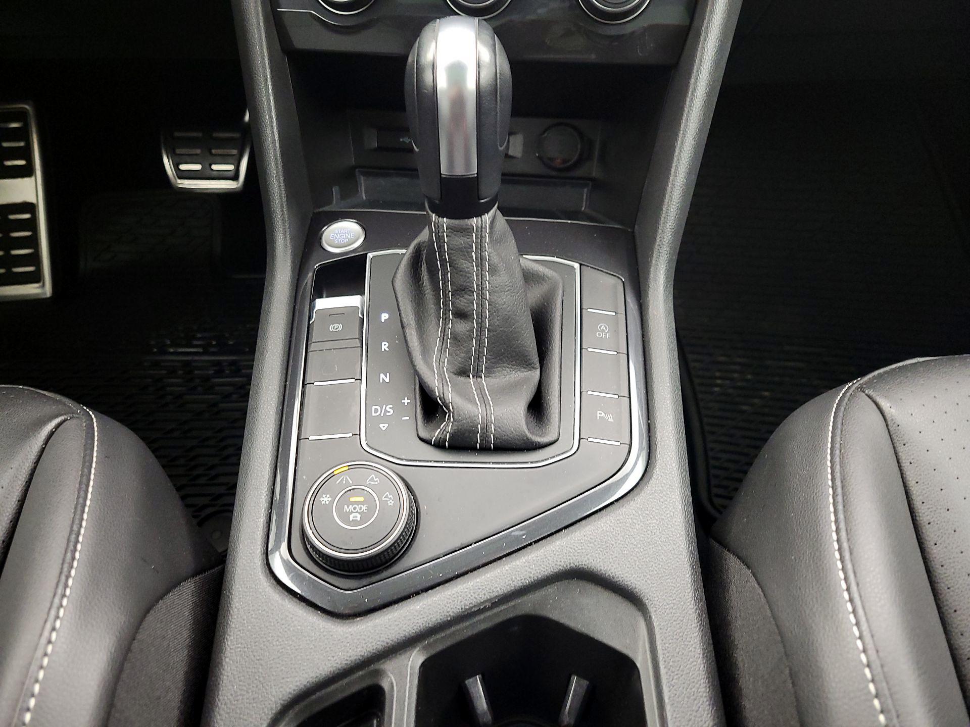 Thumbnail: 2021 Volkswagen Tiguan - 17