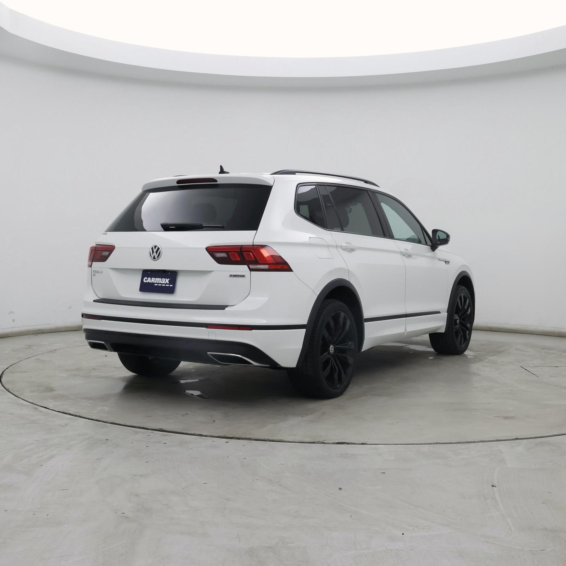 Thumbnail: 2021 Volkswagen Tiguan - 8