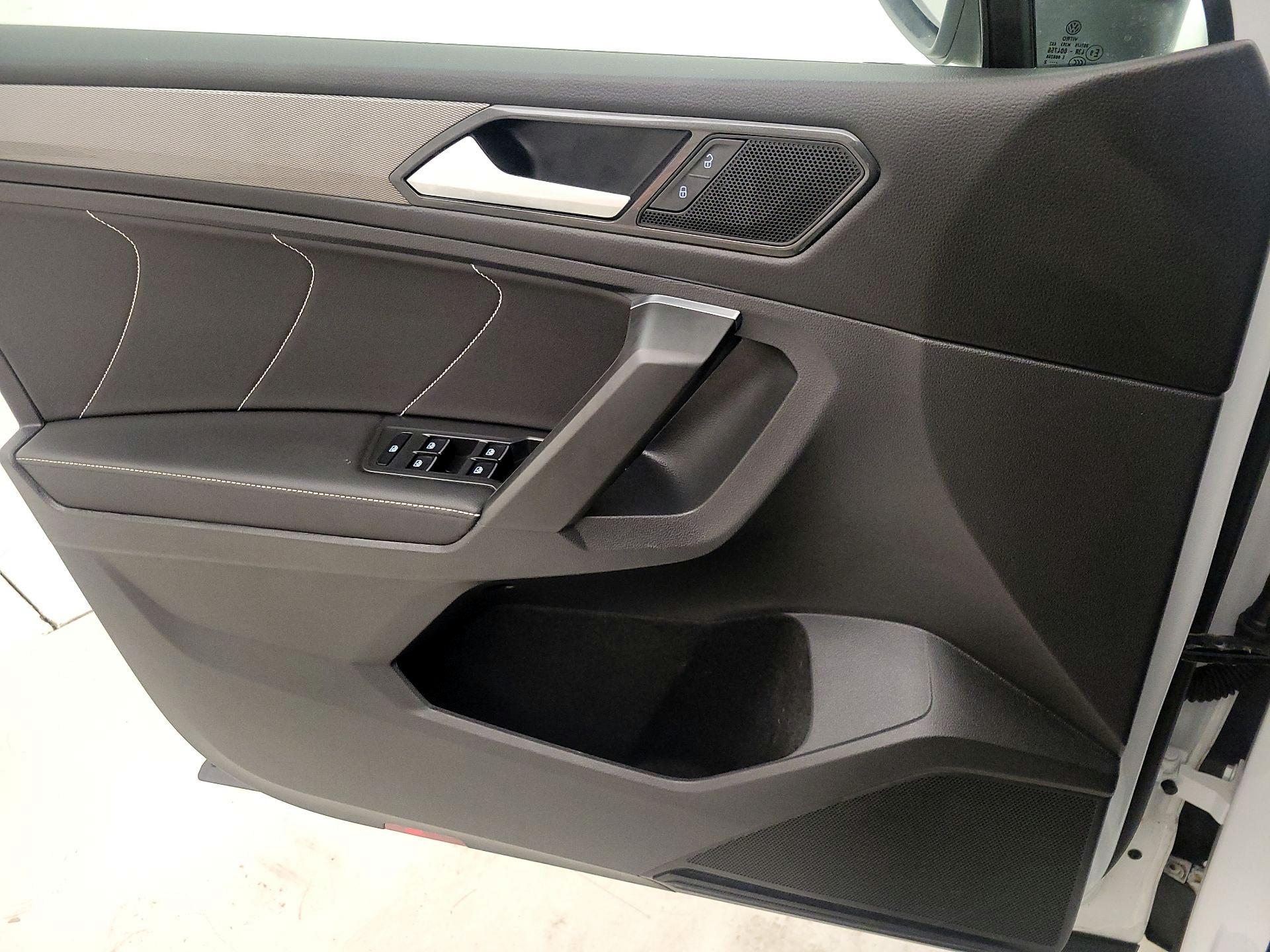 Thumbnail: 2022 Volkswagen Tiguan - 12