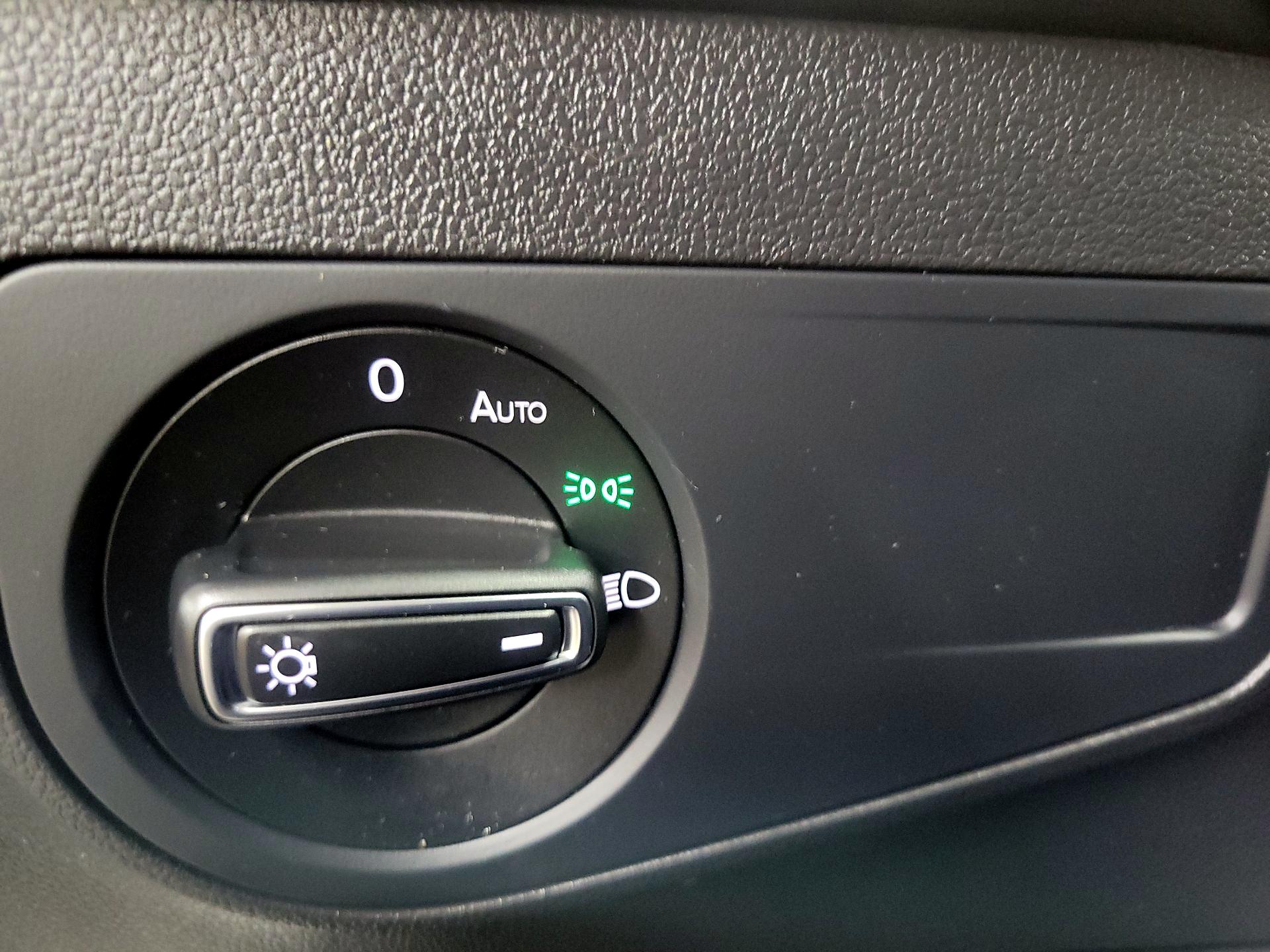 Thumbnail: 2022 Volkswagen Tiguan - 13