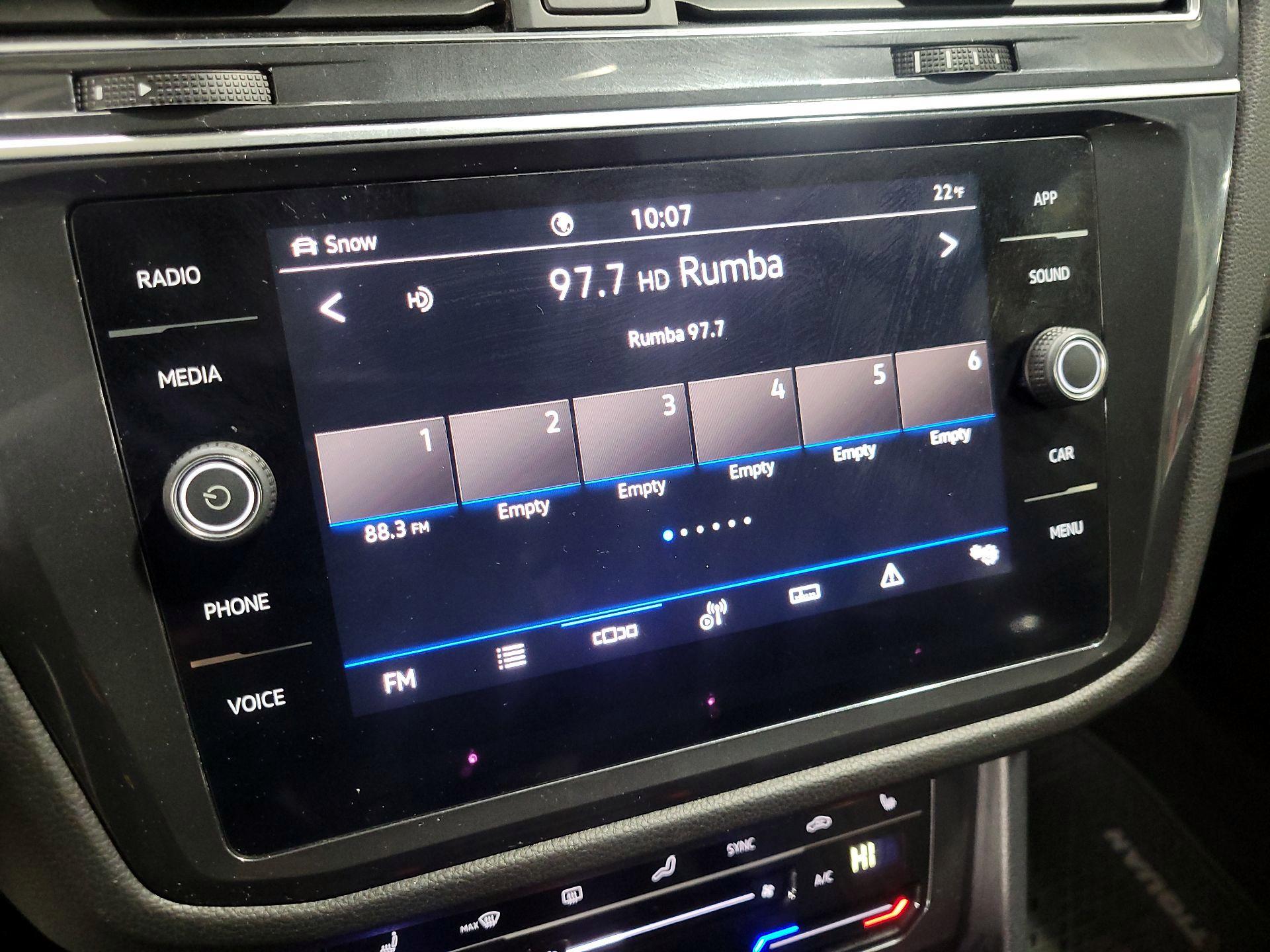 Thumbnail: 2022 Volkswagen Tiguan - 15