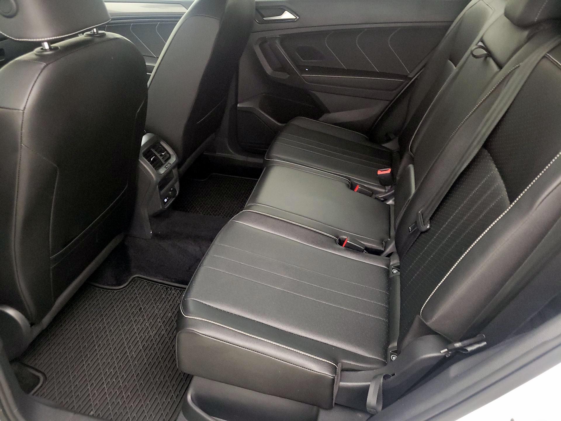 Thumbnail: 2022 Volkswagen Tiguan - 20