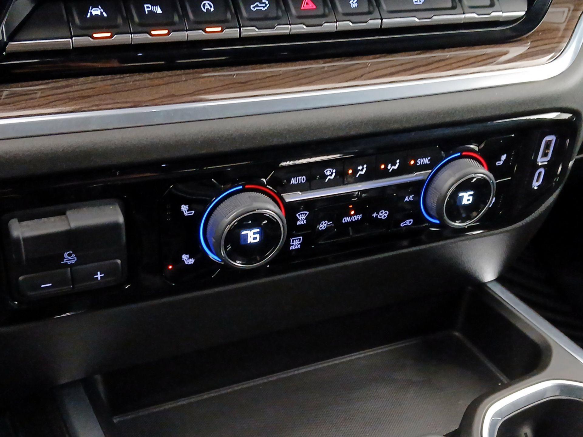 Thumbnail: 2022 Chevrolet Silverado 1500 - 17