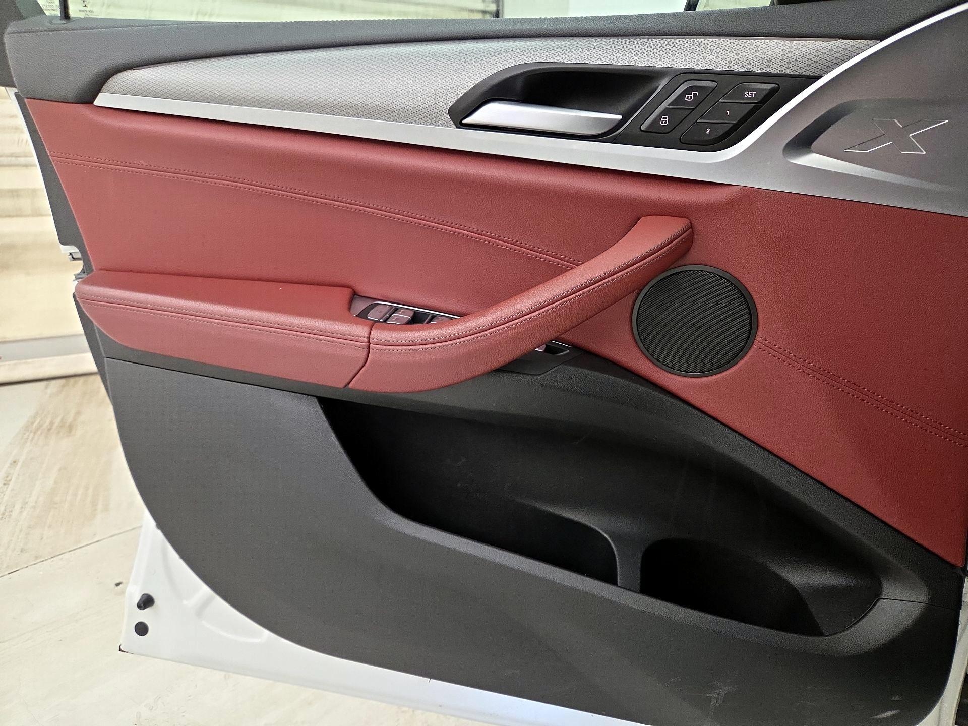 Thumbnail: 2021 BMW X4 - 12