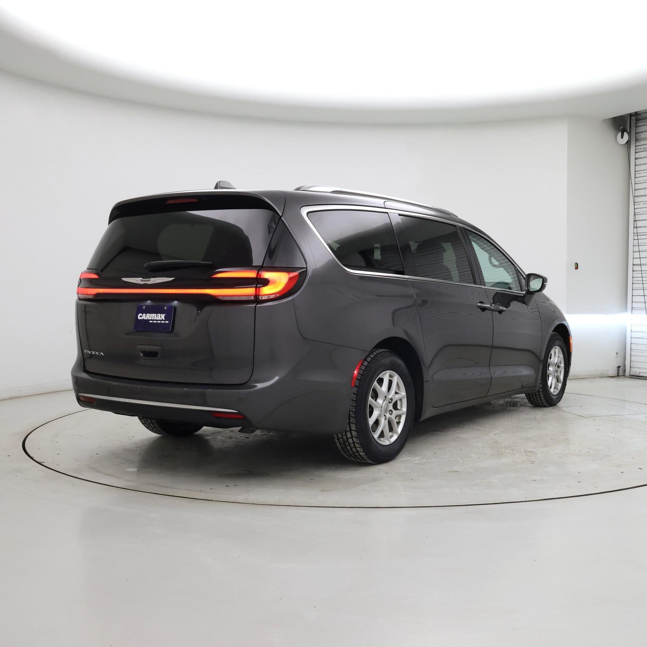 Thumbnail: 2021 Chrysler Pacifica - 8