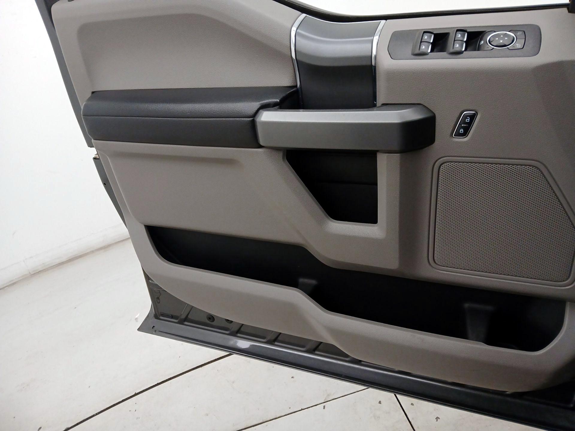 Thumbnail: 2017 Ford F-150 - 12