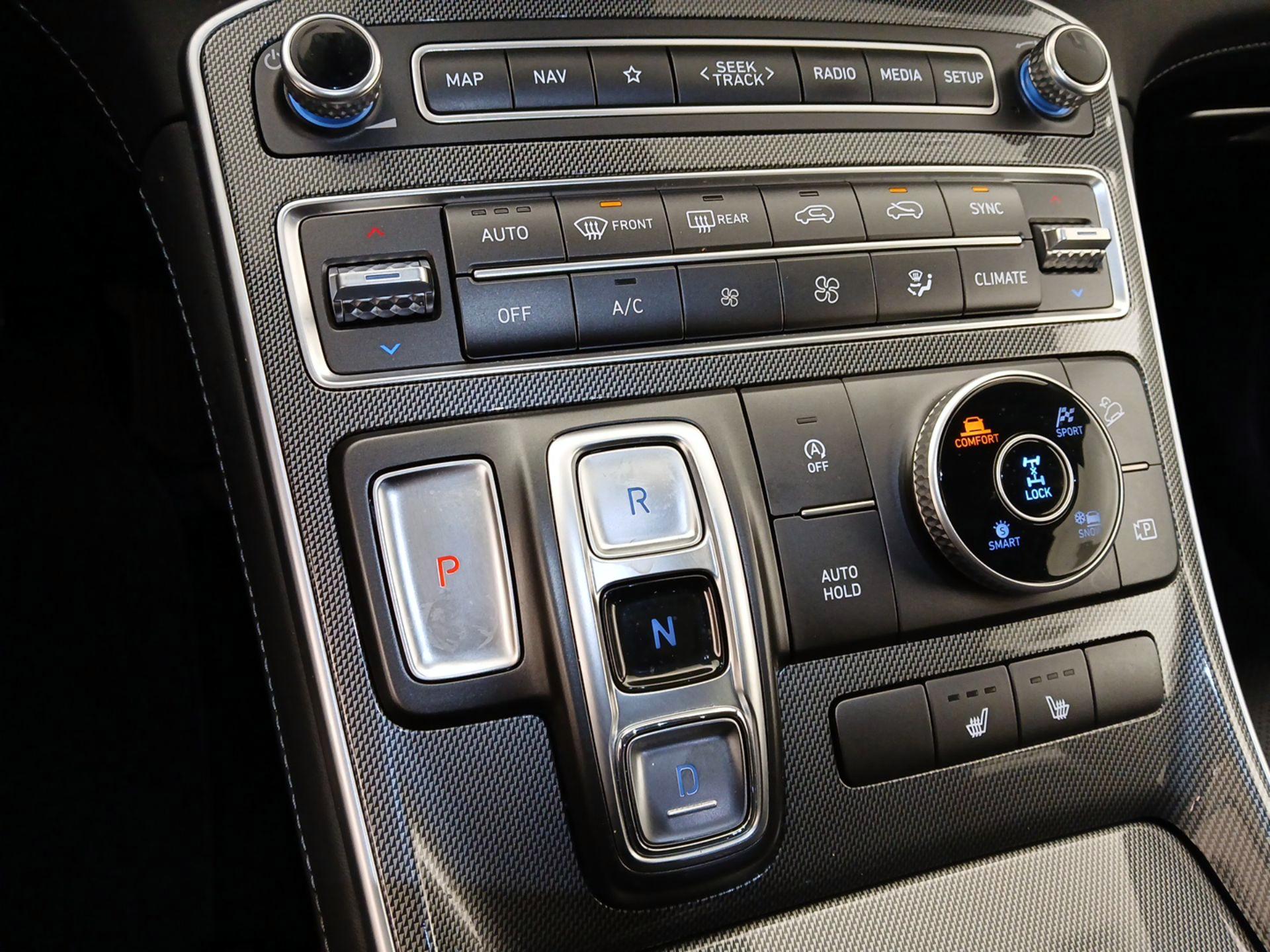 Thumbnail: 2022 Hyundai Santa Fe - 17