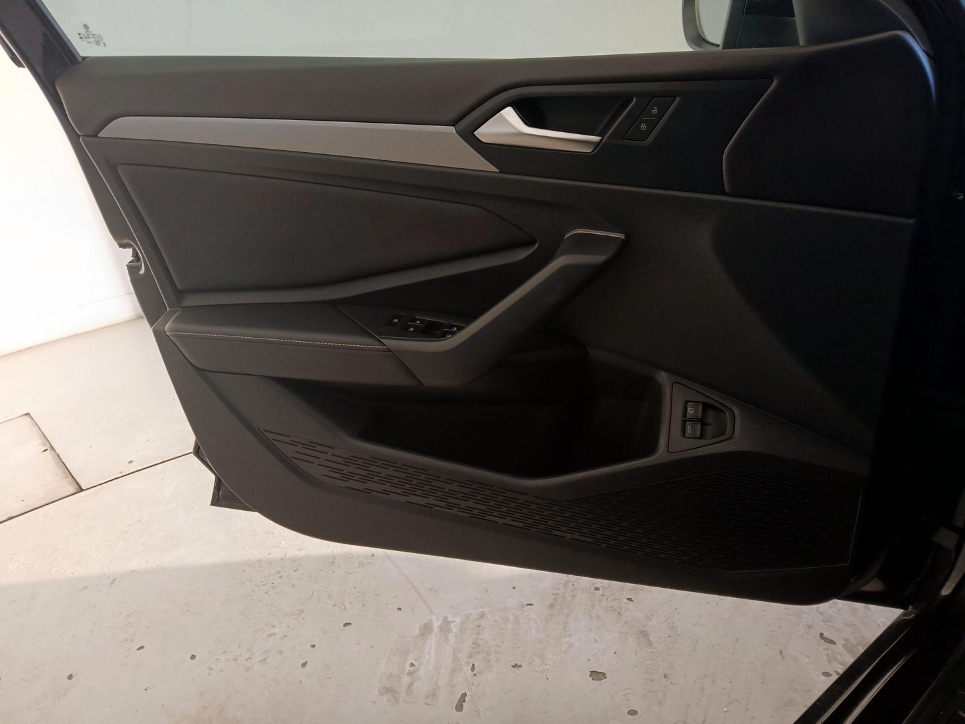 Thumbnail: 2024 Volkswagen Jetta - 12