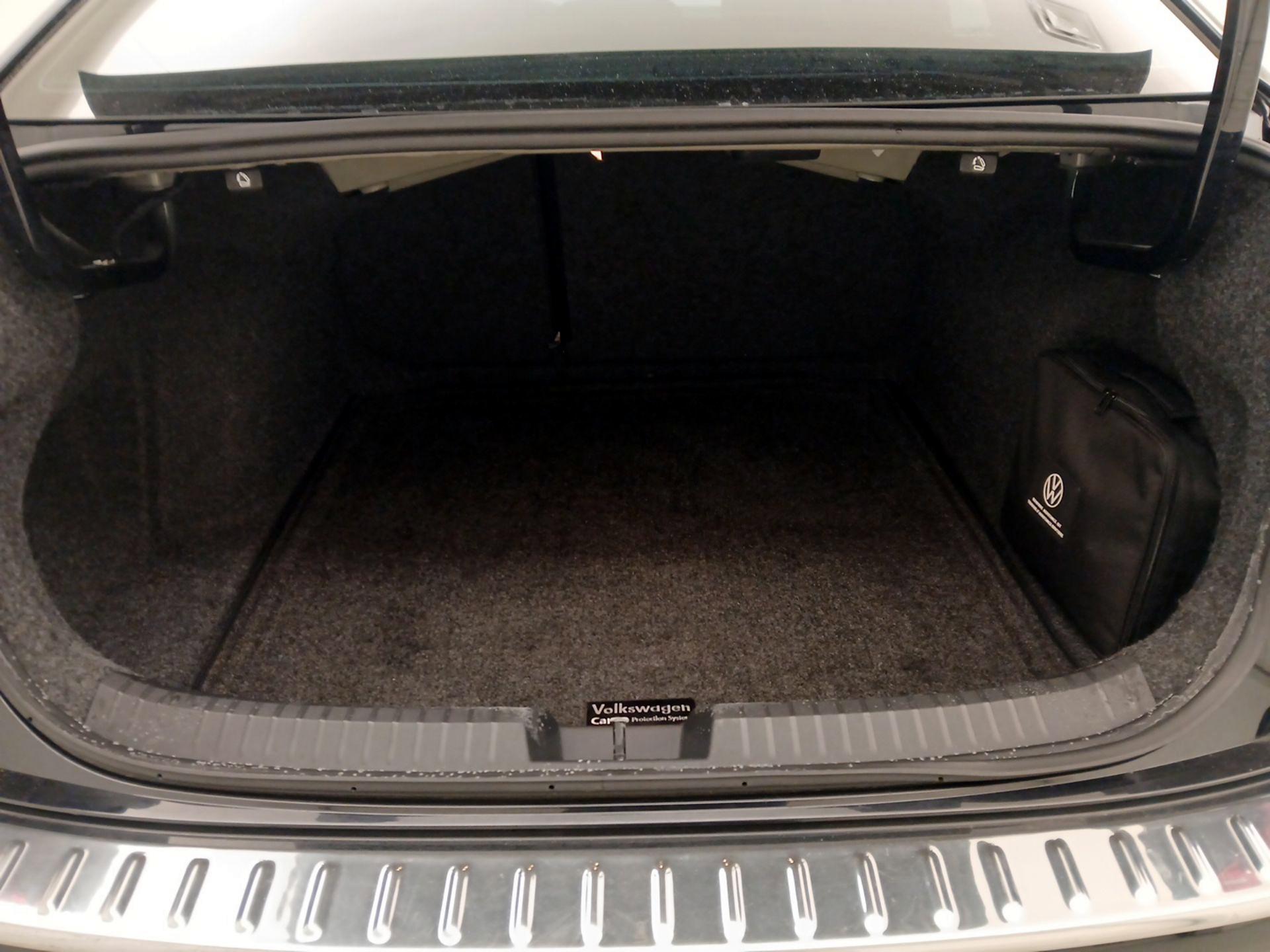 Thumbnail: 2024 Volkswagen Jetta - 20