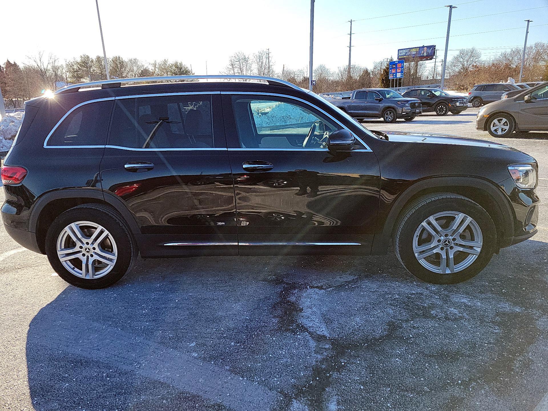Thumbnail: 2023 Mercedes-Benz GLB - 4