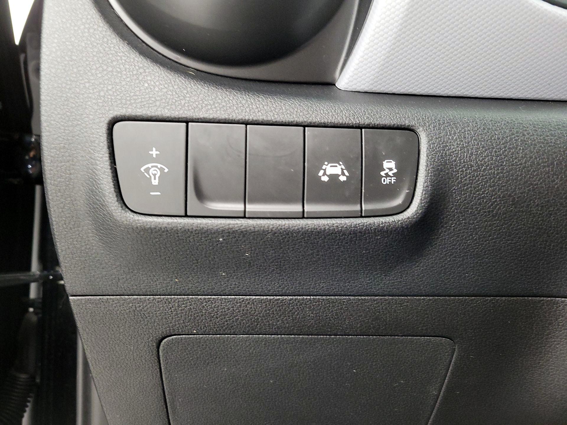 Thumbnail: 2021 Hyundai Kona - 13