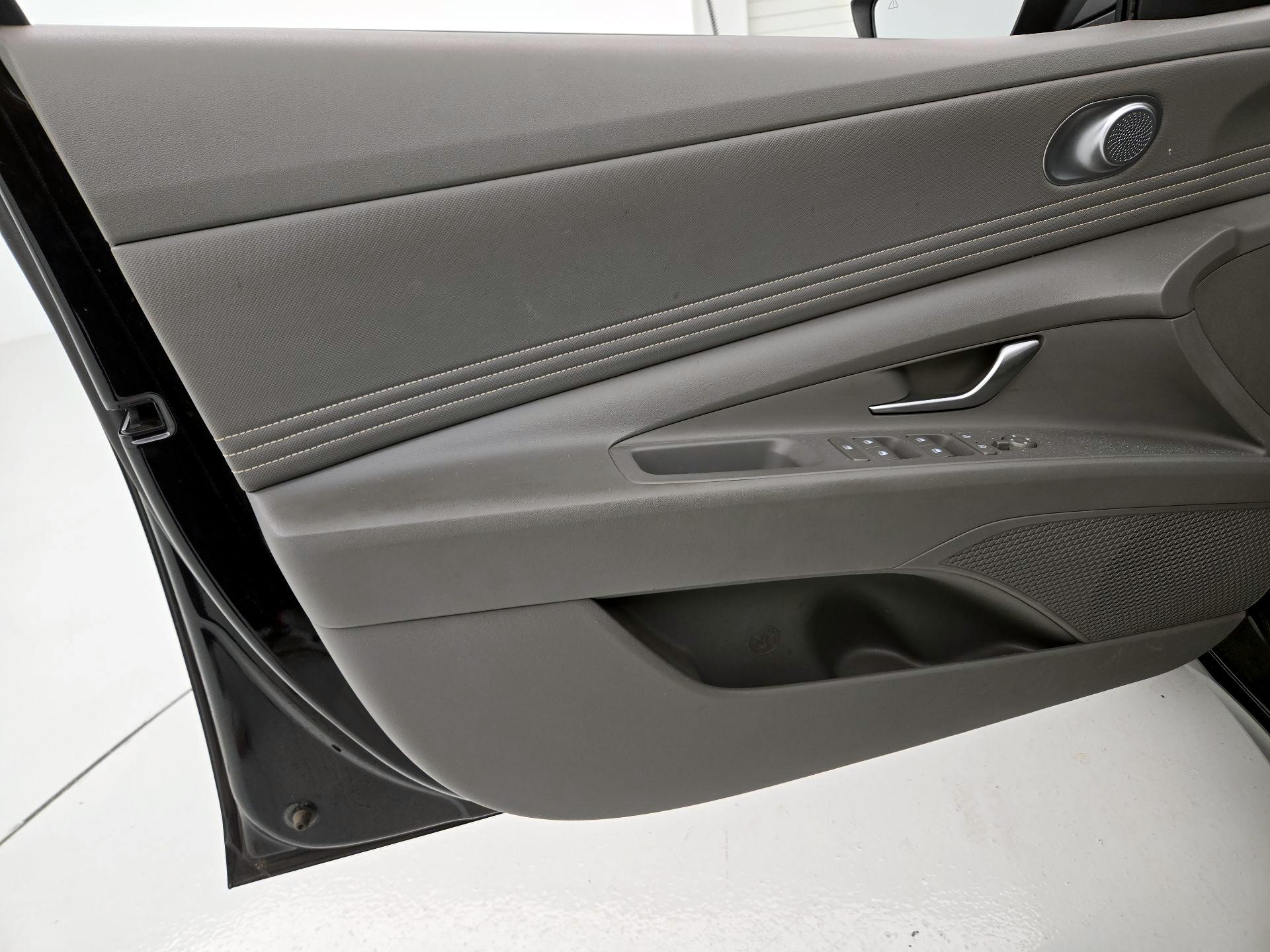 Thumbnail: 2021 Hyundai Elantra - 12