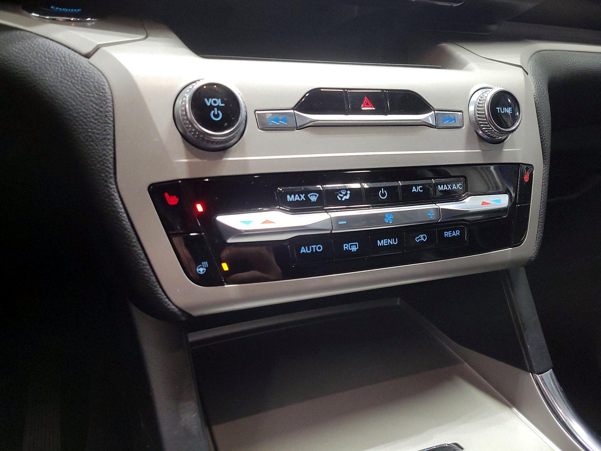 Thumbnail: 2023 Ford Explorer - 15