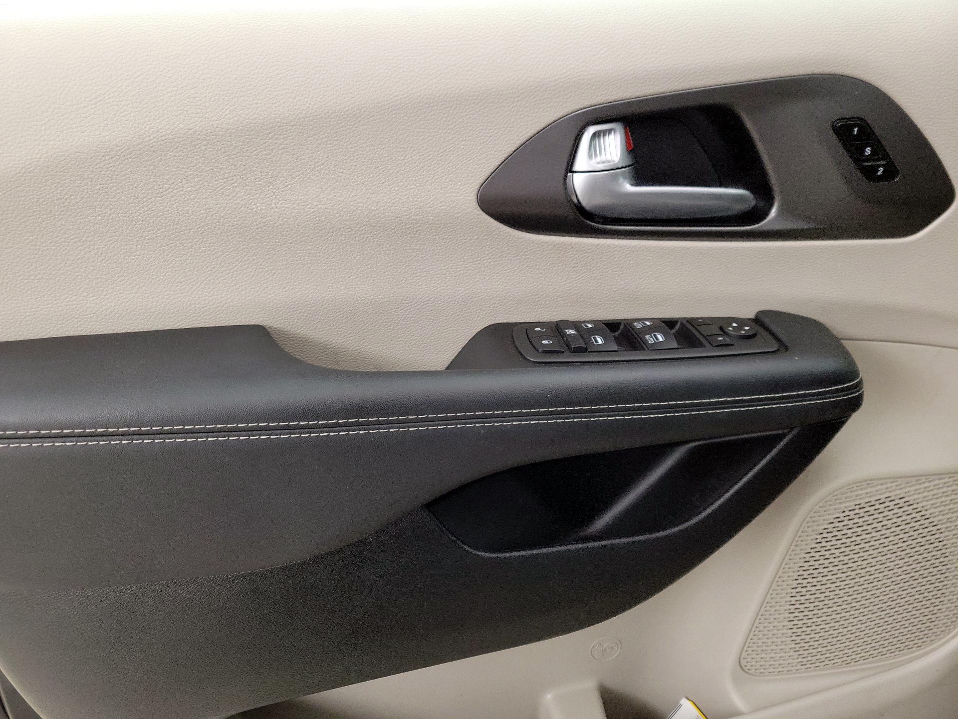 Thumbnail: 2024 Chrysler Pacifica - 12