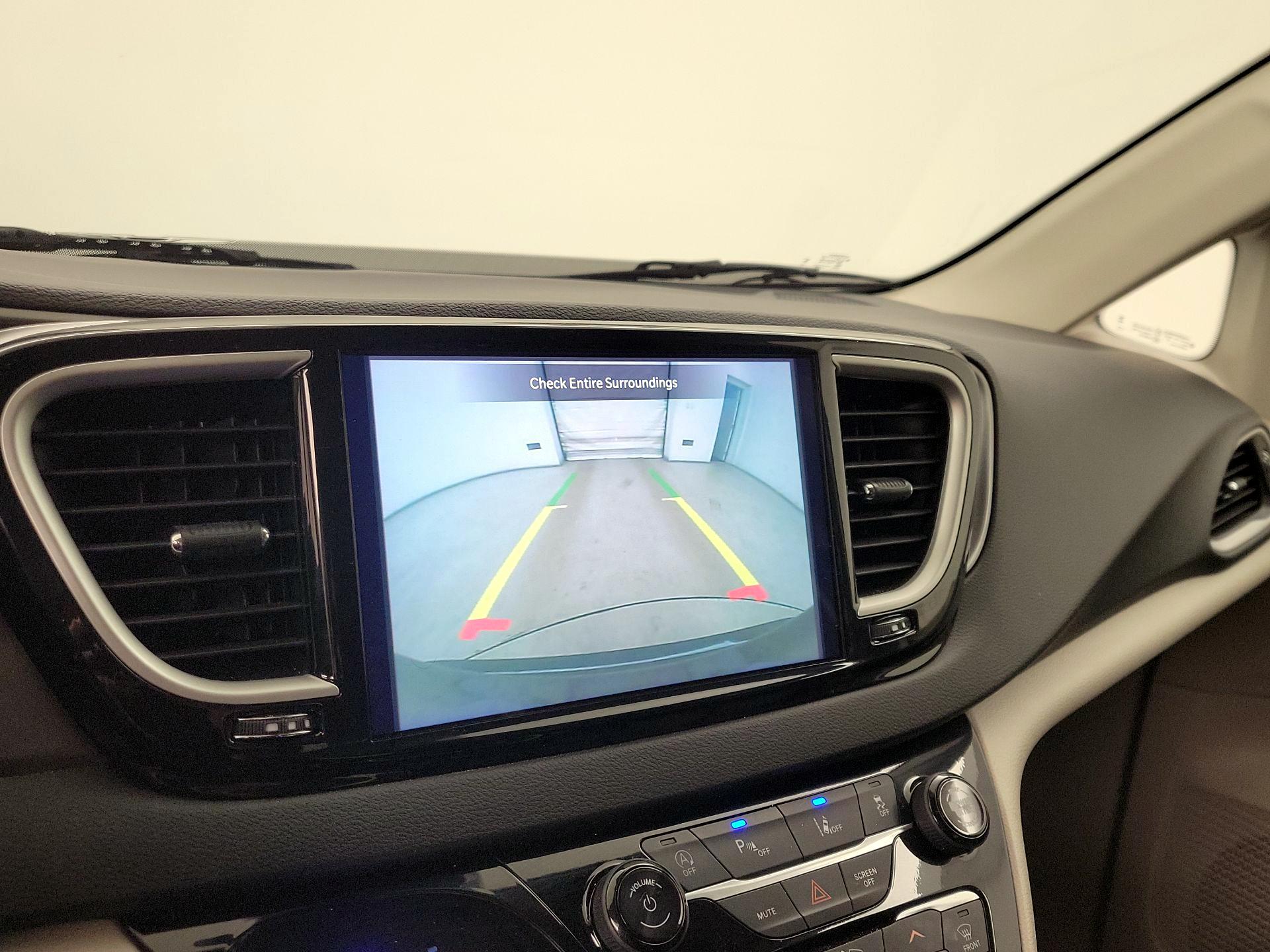 Thumbnail: 2024 Chrysler Pacifica - 14