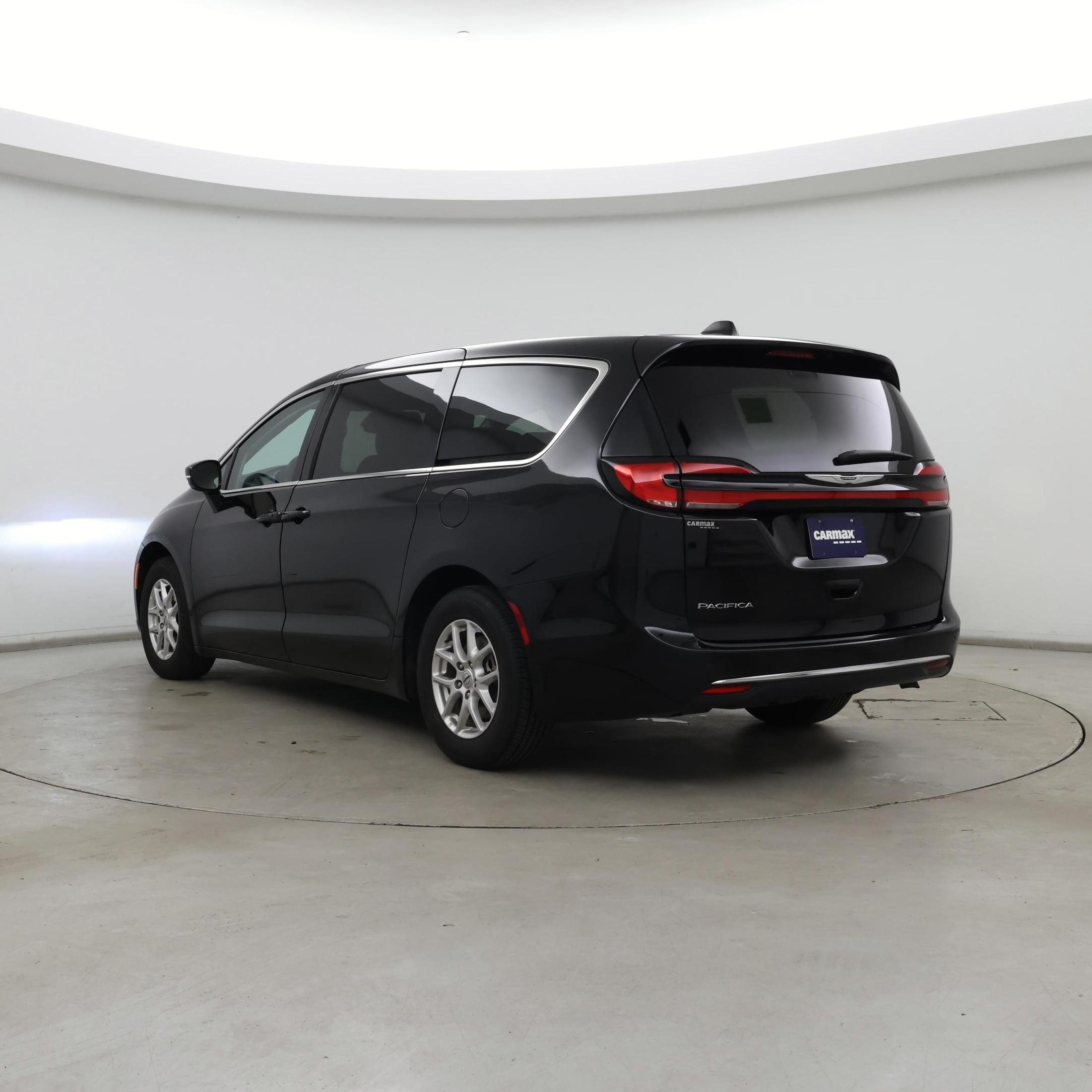 Thumbnail: 2024 Chrysler Pacifica - 2