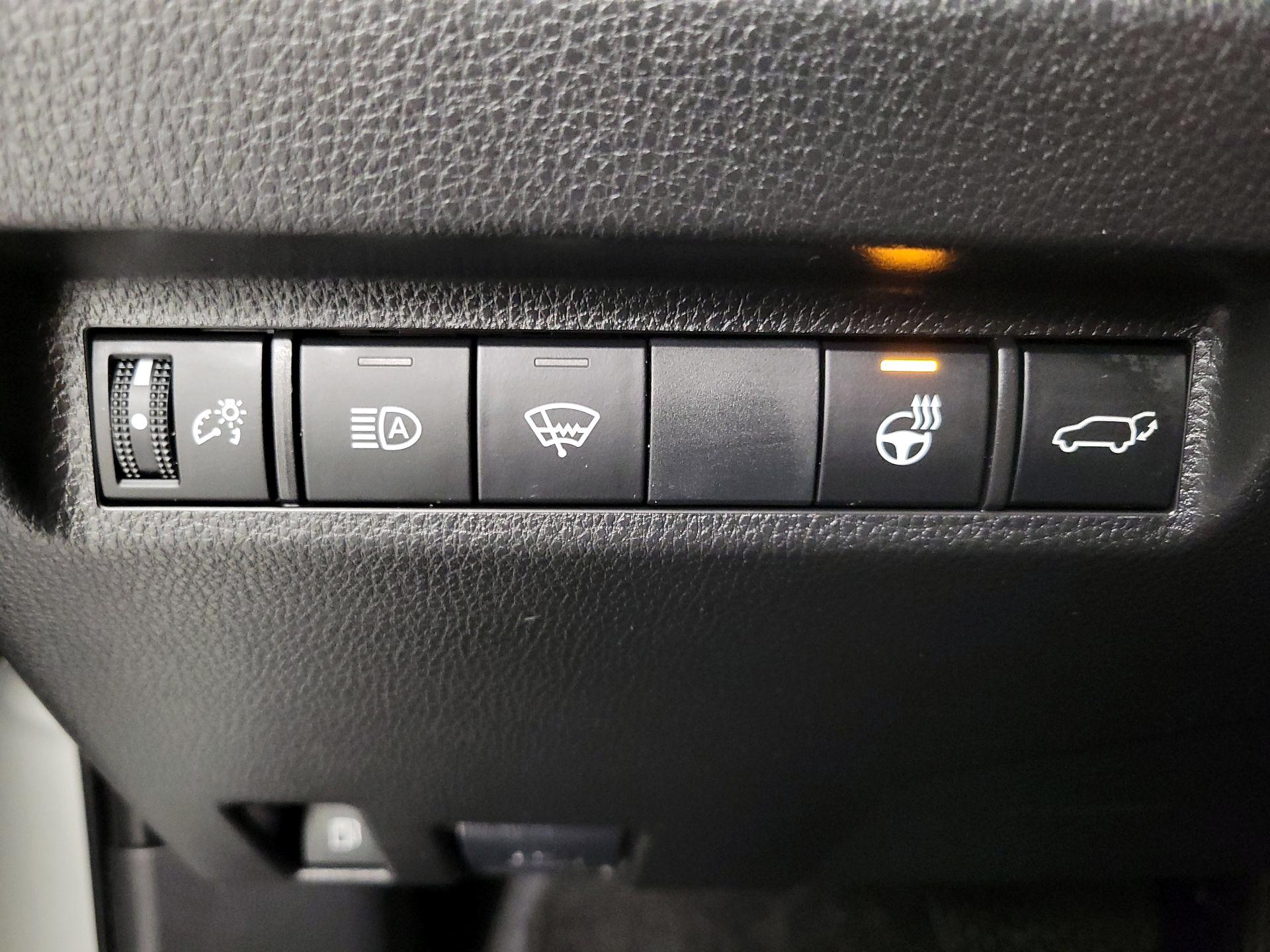 Thumbnail: 2022 Toyota RAV4 - 13