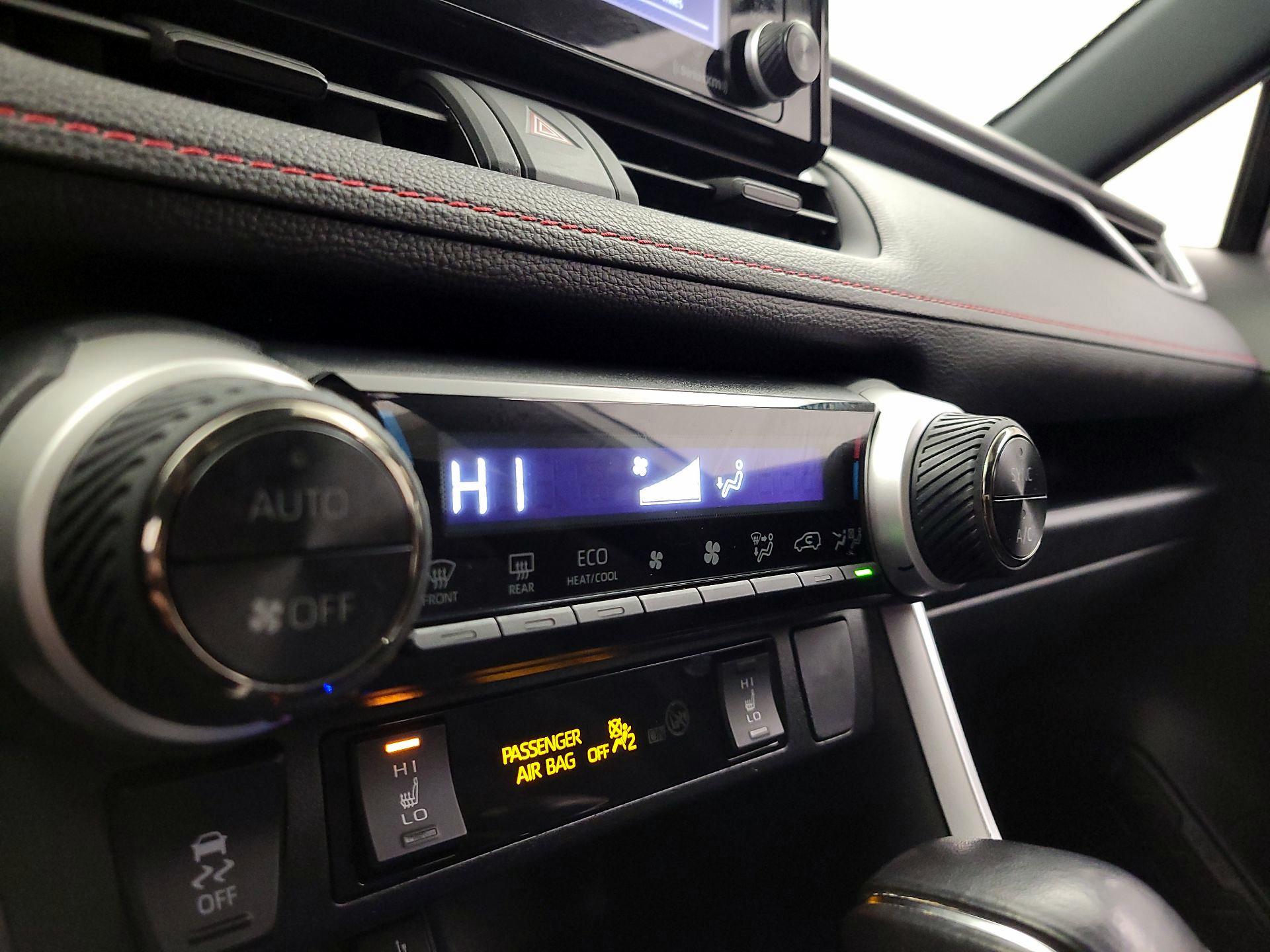 Thumbnail: 2022 Toyota RAV4 - 16