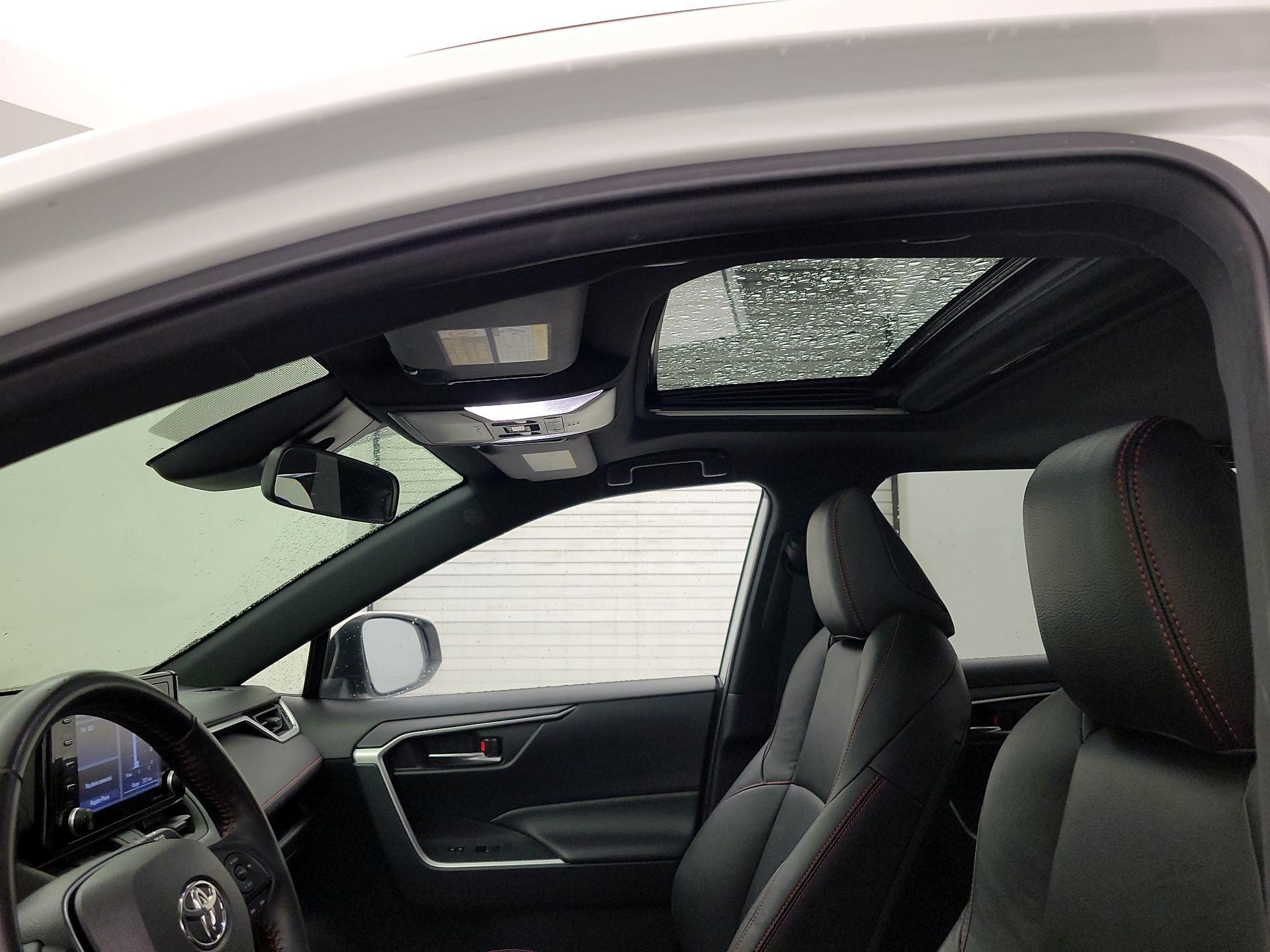 Thumbnail: 2022 Toyota RAV4 - 19