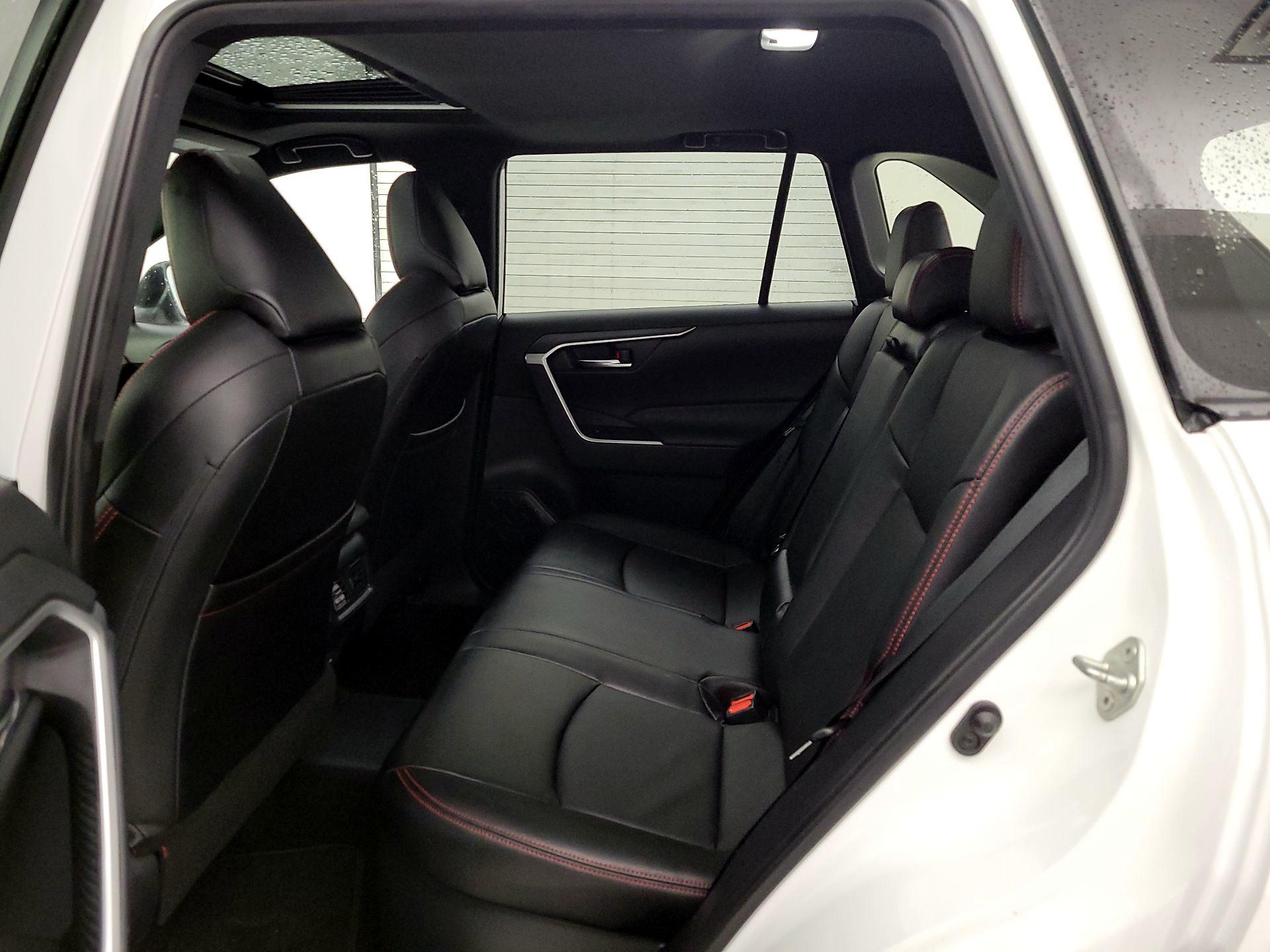 Thumbnail: 2022 Toyota RAV4 - 20