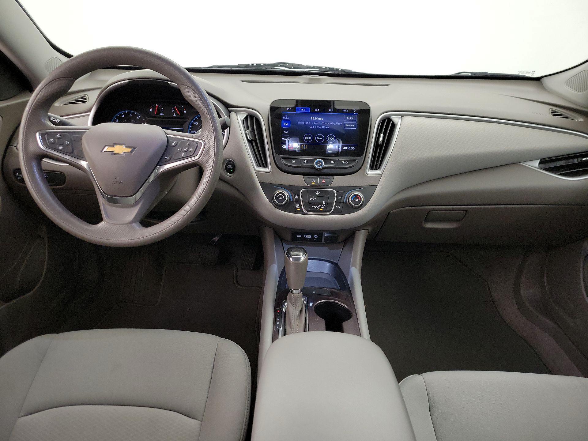 Thumbnail: 2020 Chevrolet Malibu - 9
