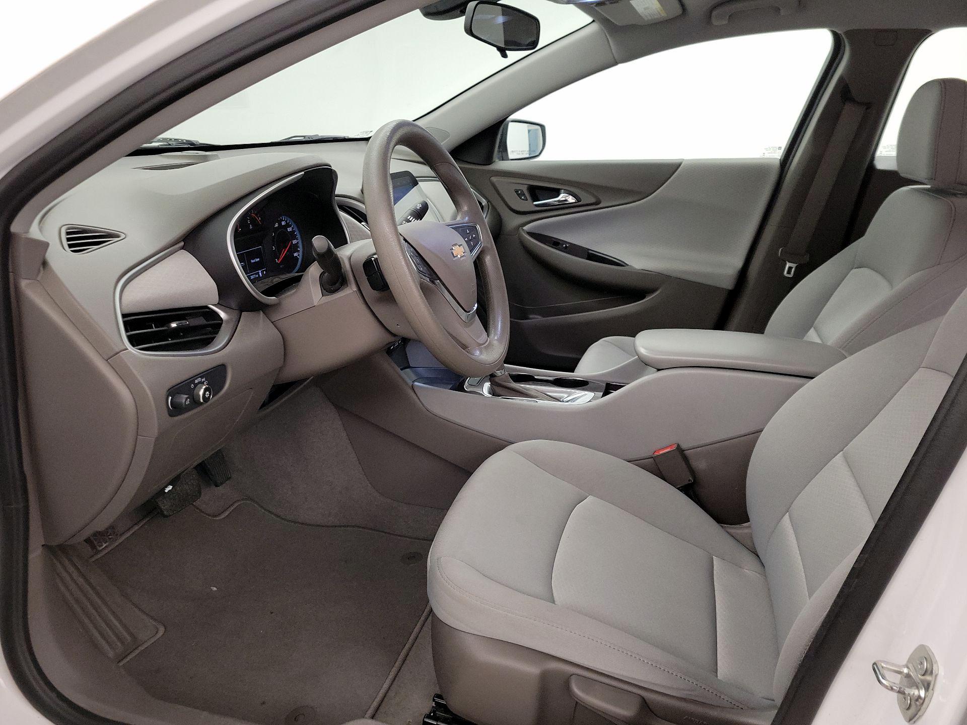 Thumbnail: 2020 Chevrolet Malibu - 11