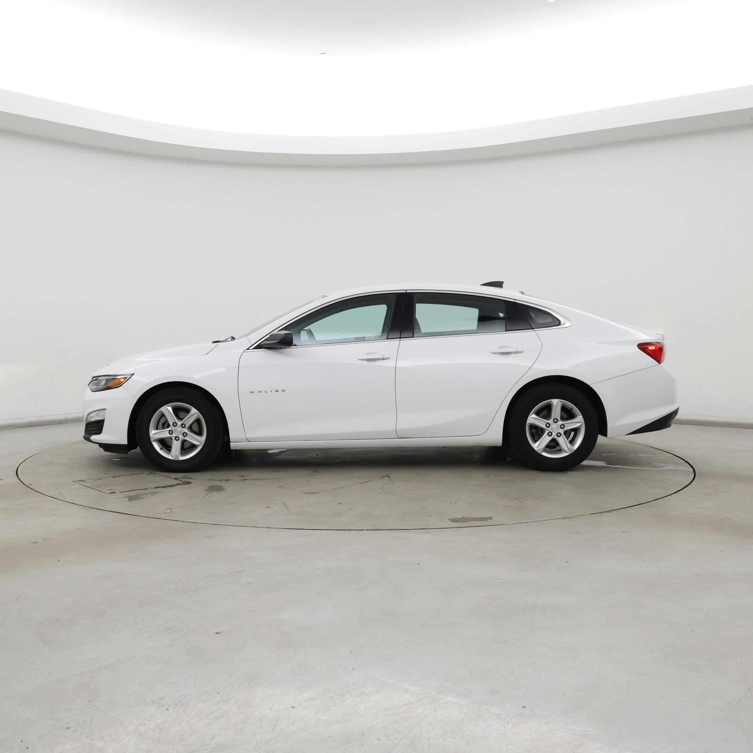 Thumbnail: 2020 Chevrolet Malibu - 3