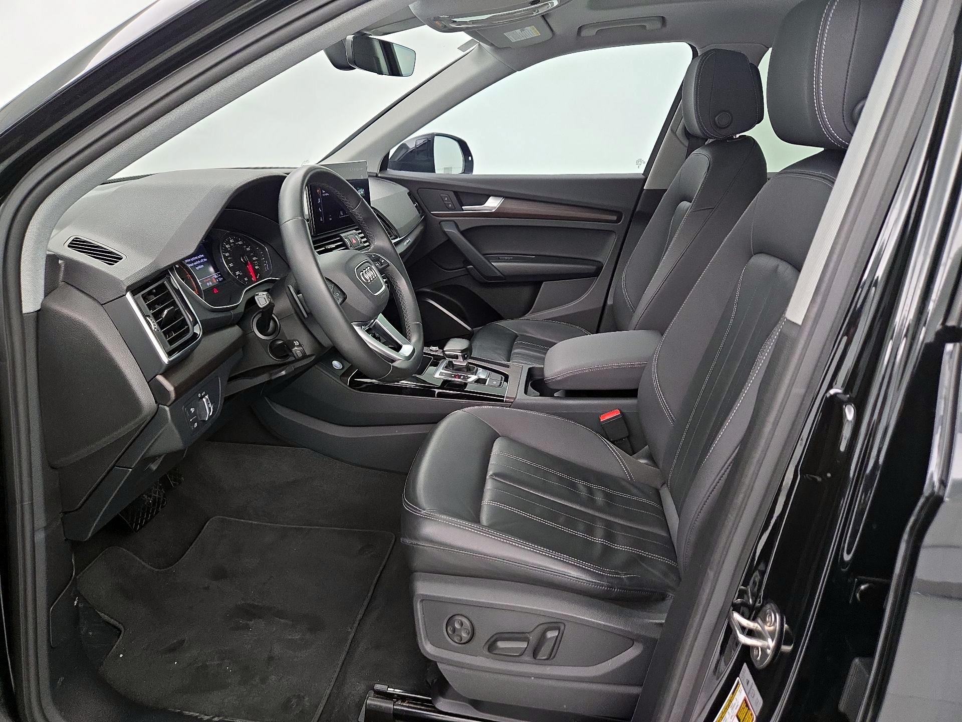 Thumbnail: 2023 Audi Q5 - 11