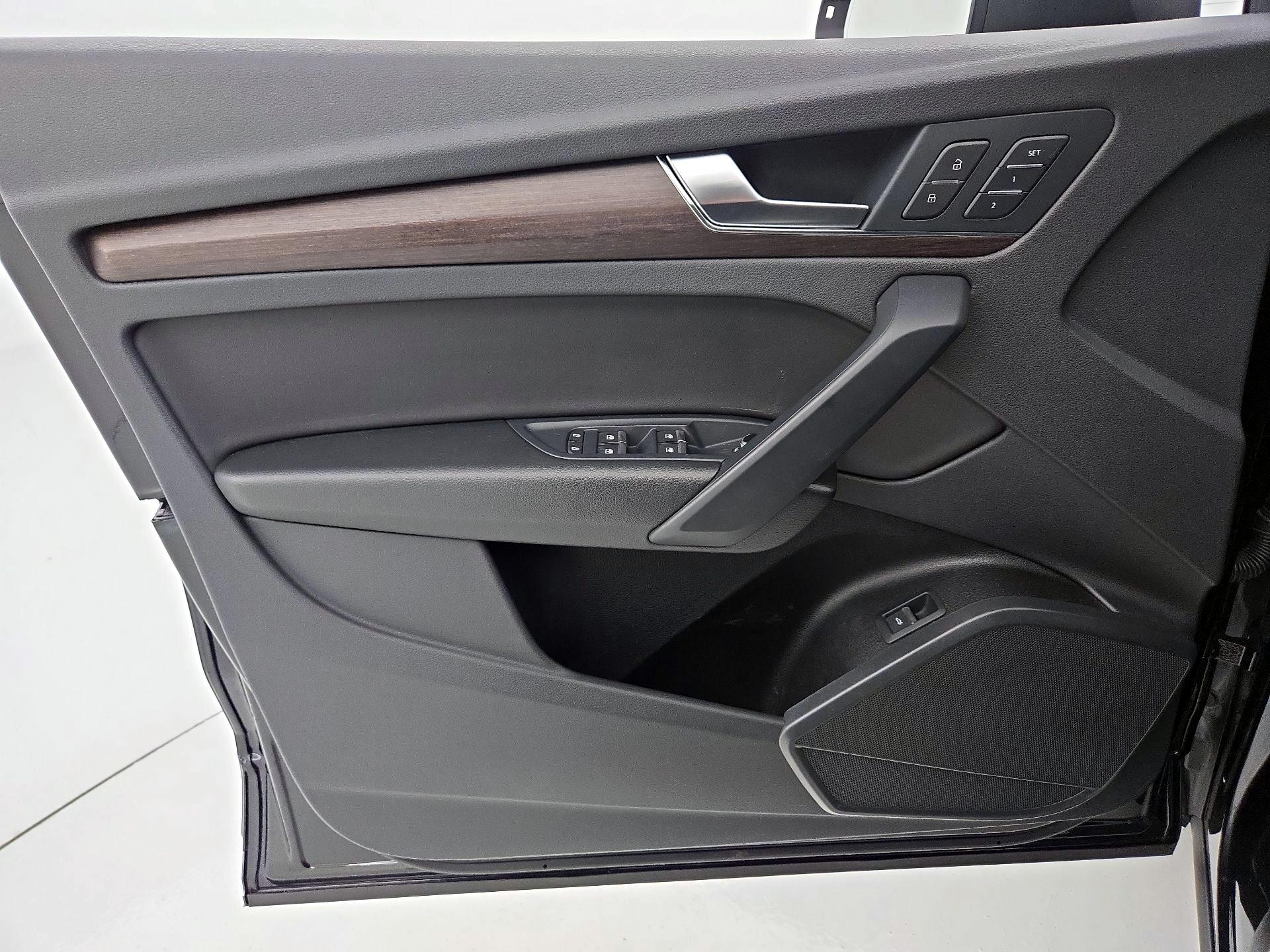 Thumbnail: 2023 Audi Q5 - 12