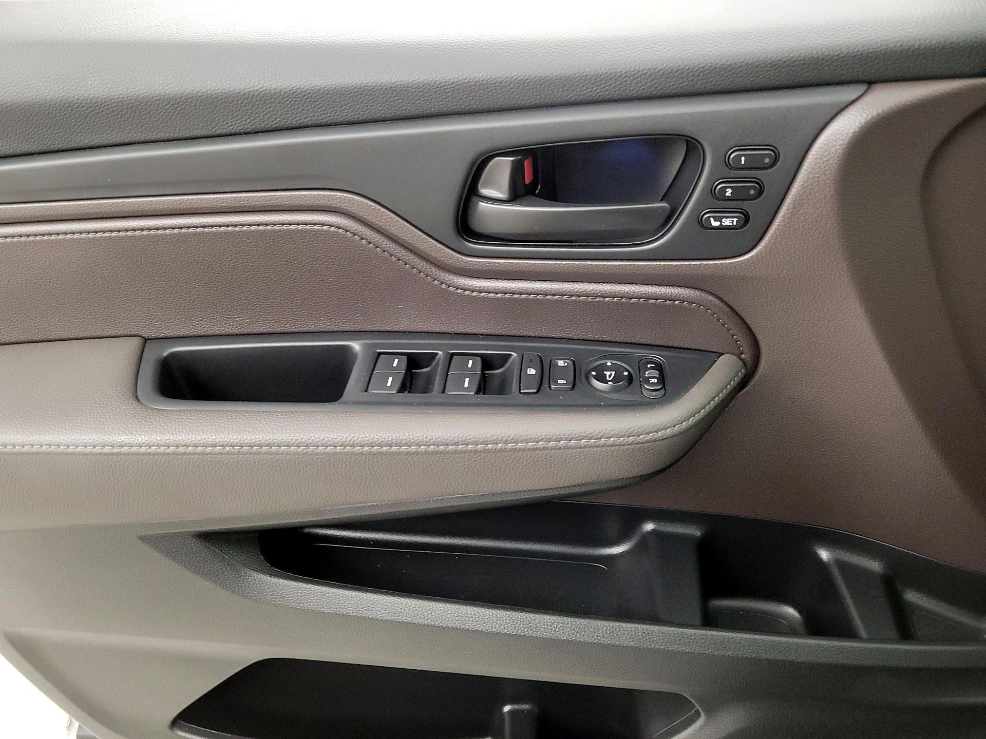 Thumbnail: 2022 Honda Odyssey - 12