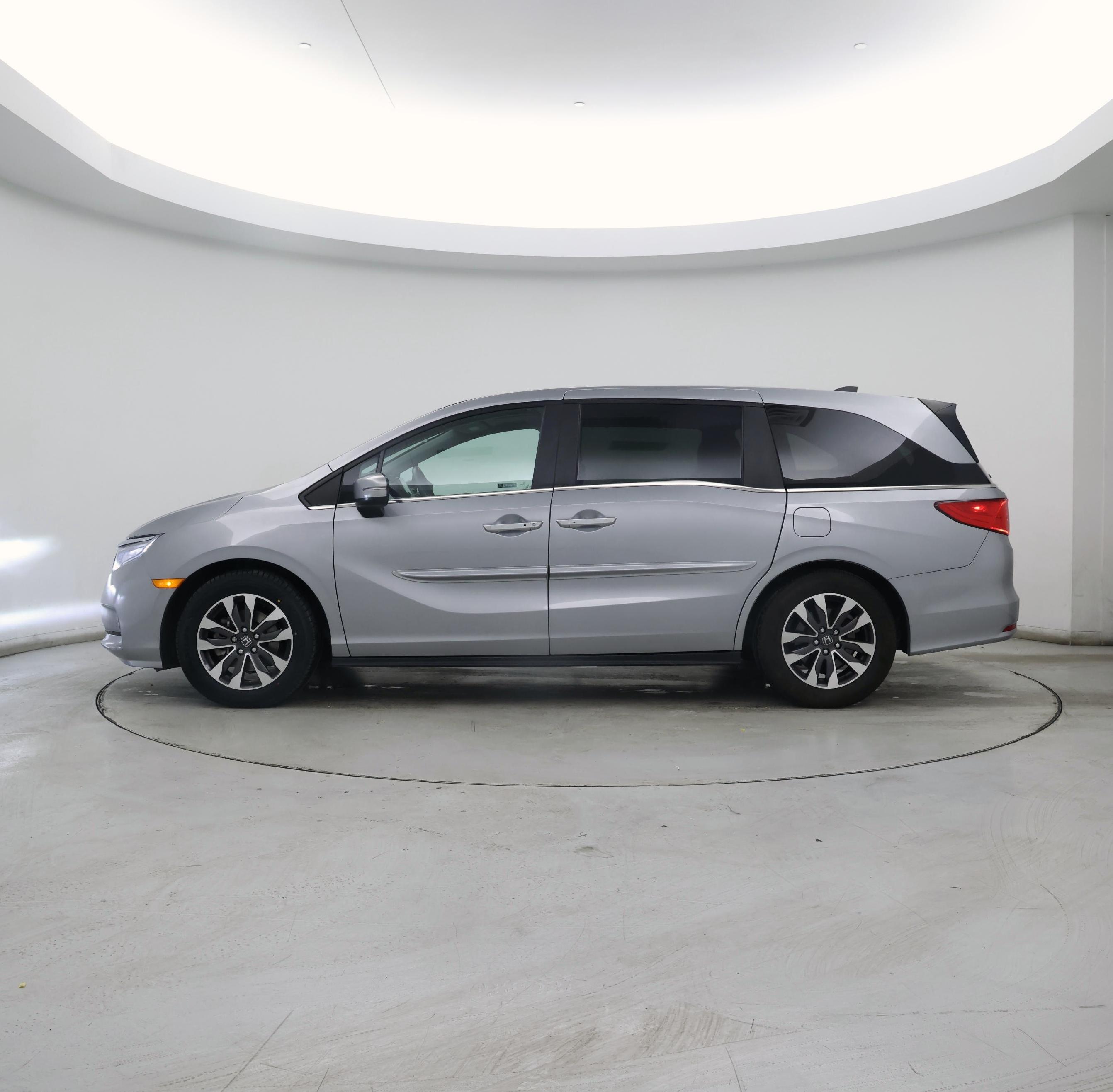 Thumbnail: 2022 Honda Odyssey - 3