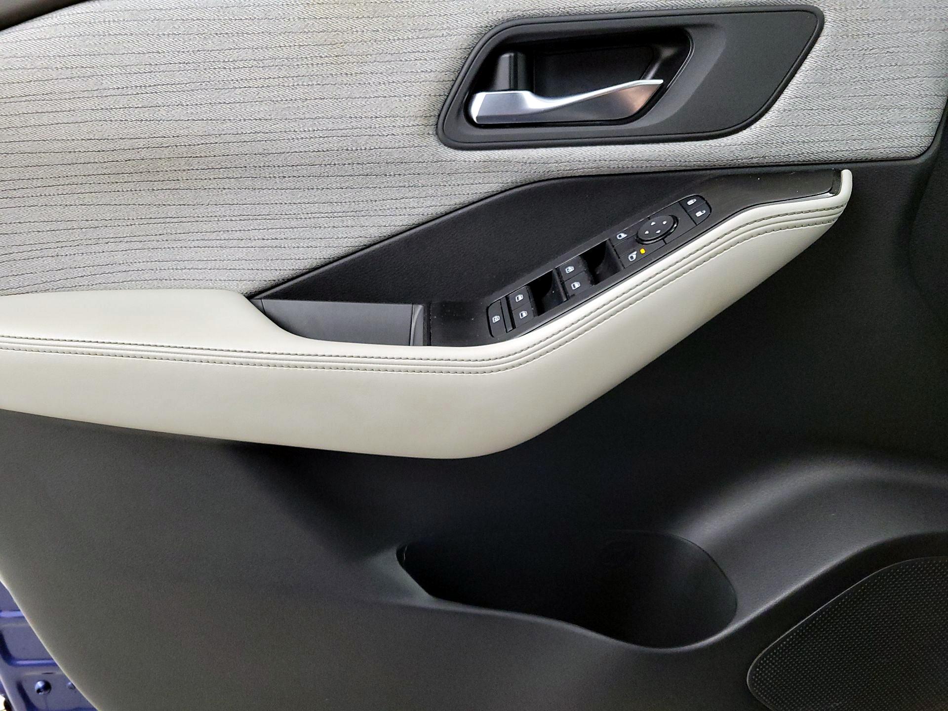 Thumbnail: 2023 Nissan Rogue - 12