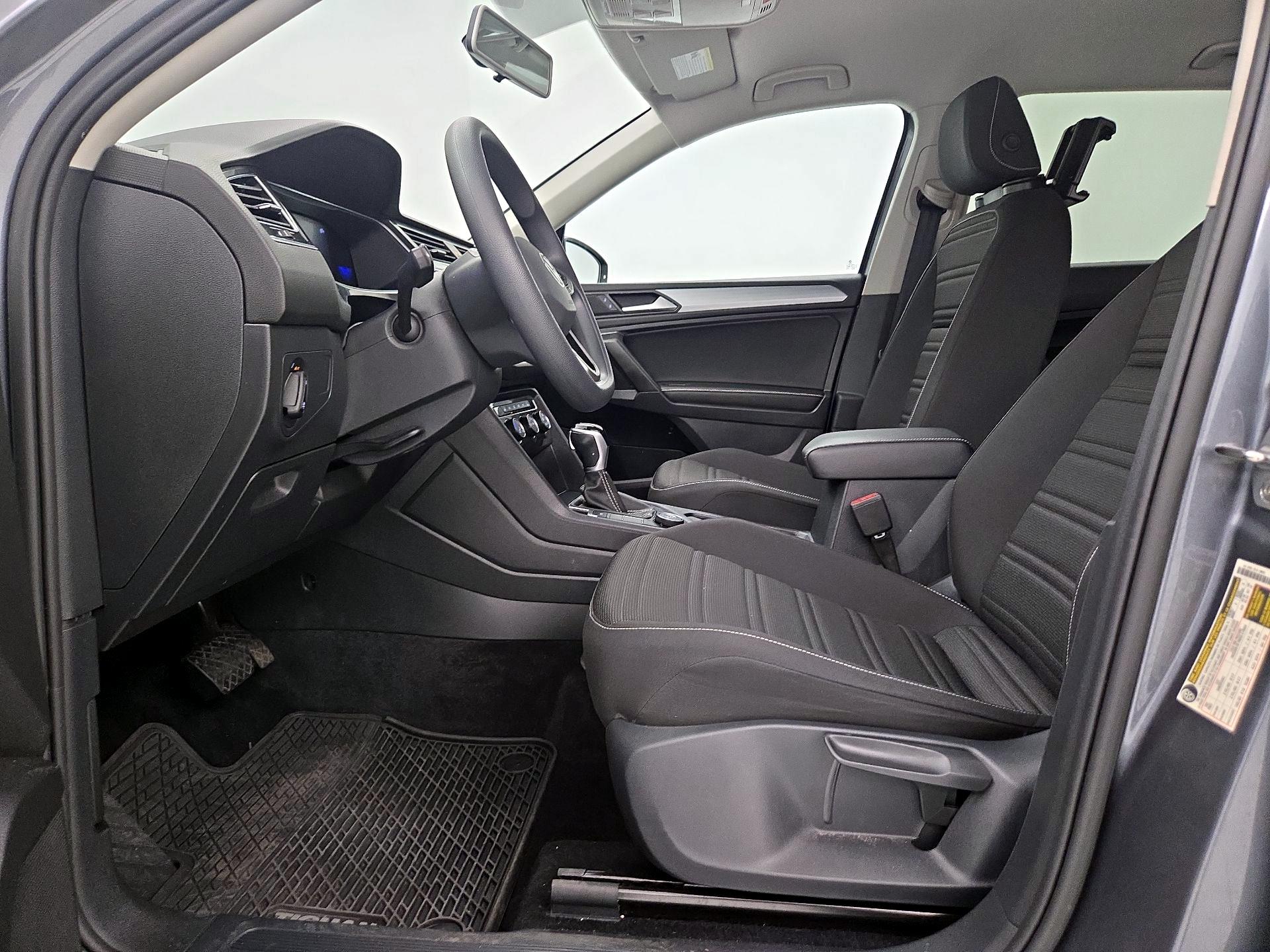 Thumbnail: 2022 Volkswagen Tiguan - 11