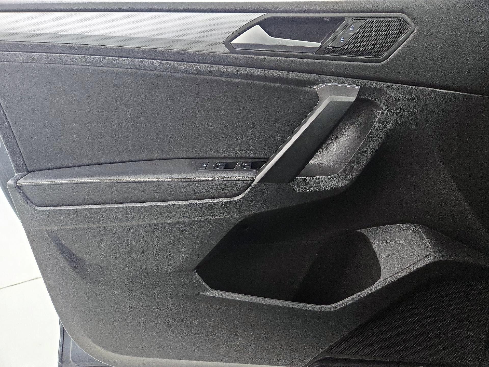 Thumbnail: 2022 Volkswagen Tiguan - 12