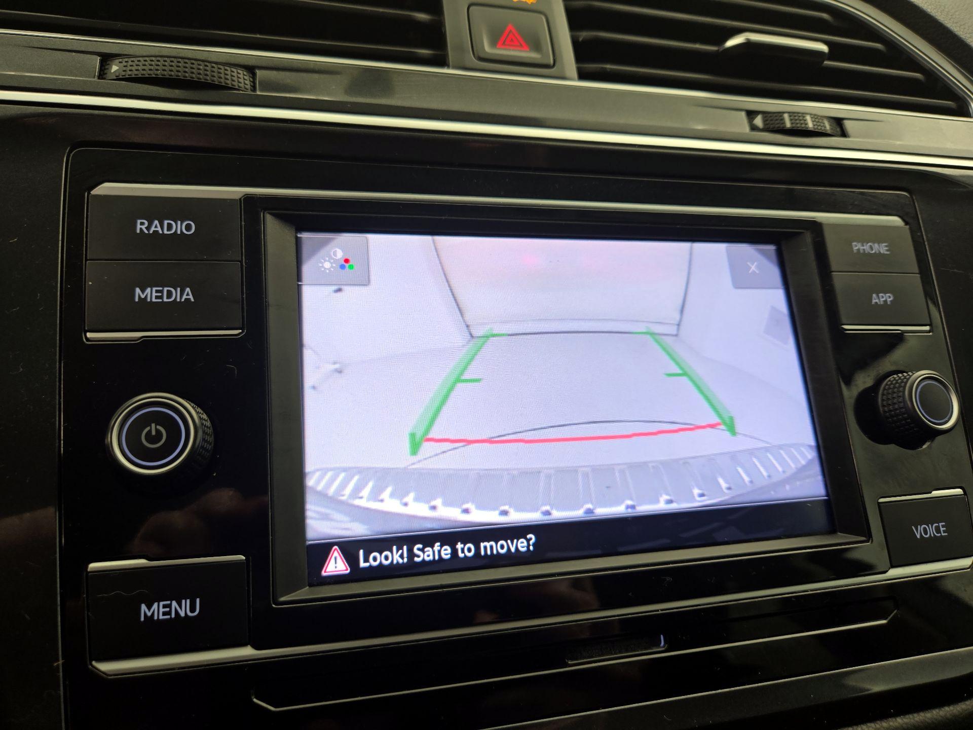 Thumbnail: 2022 Volkswagen Tiguan - 14