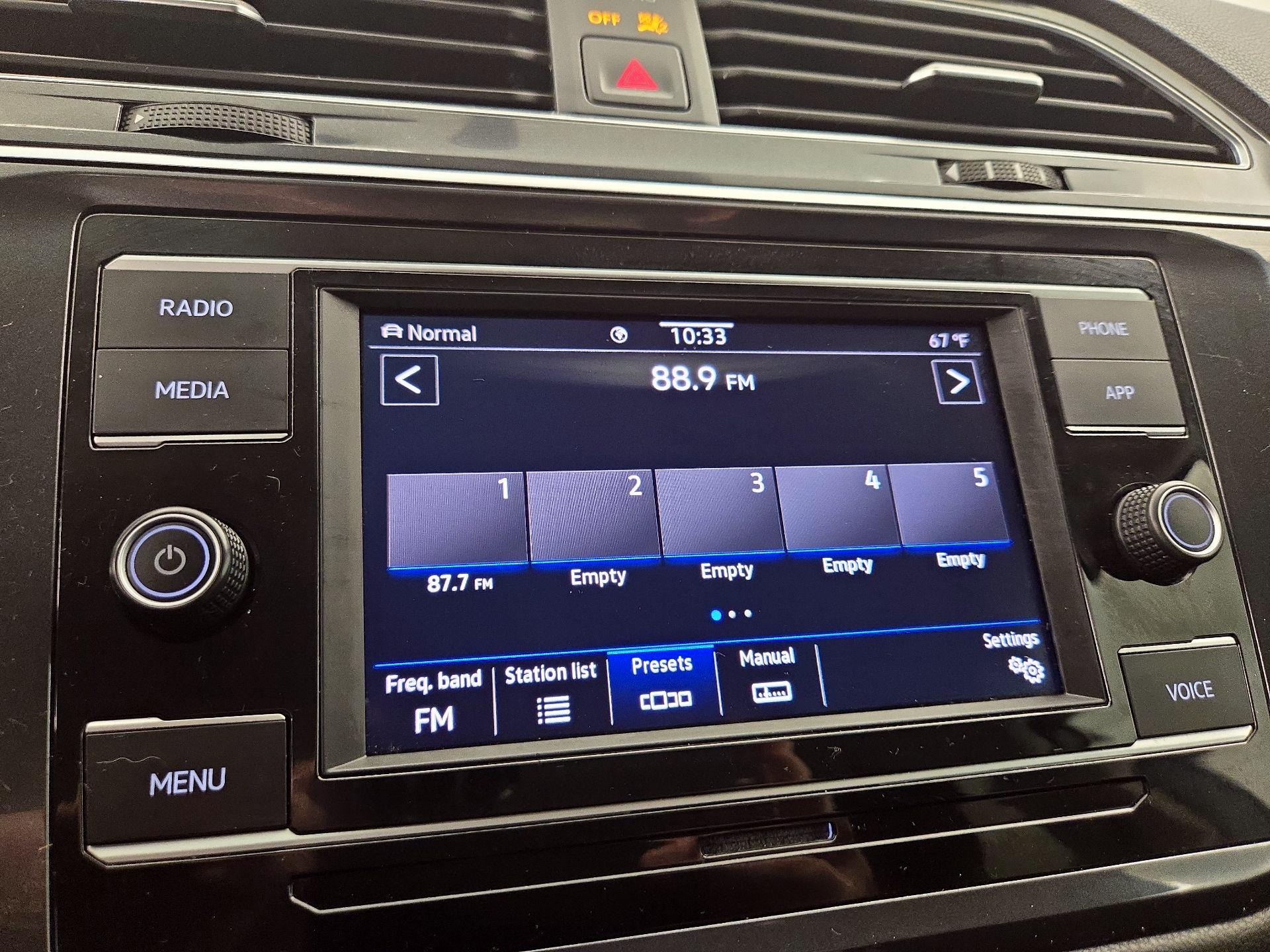 Thumbnail: 2022 Volkswagen Tiguan - 15