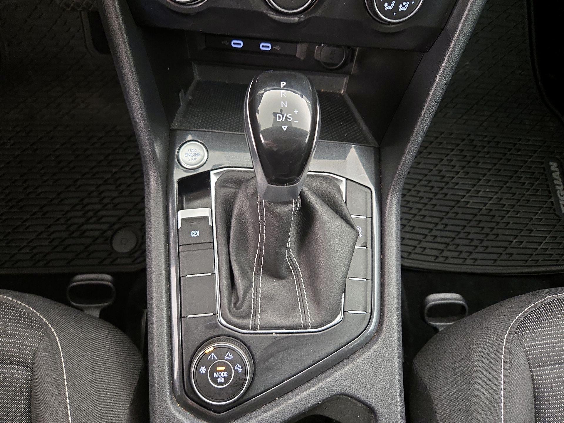 Thumbnail: 2022 Volkswagen Tiguan - 17