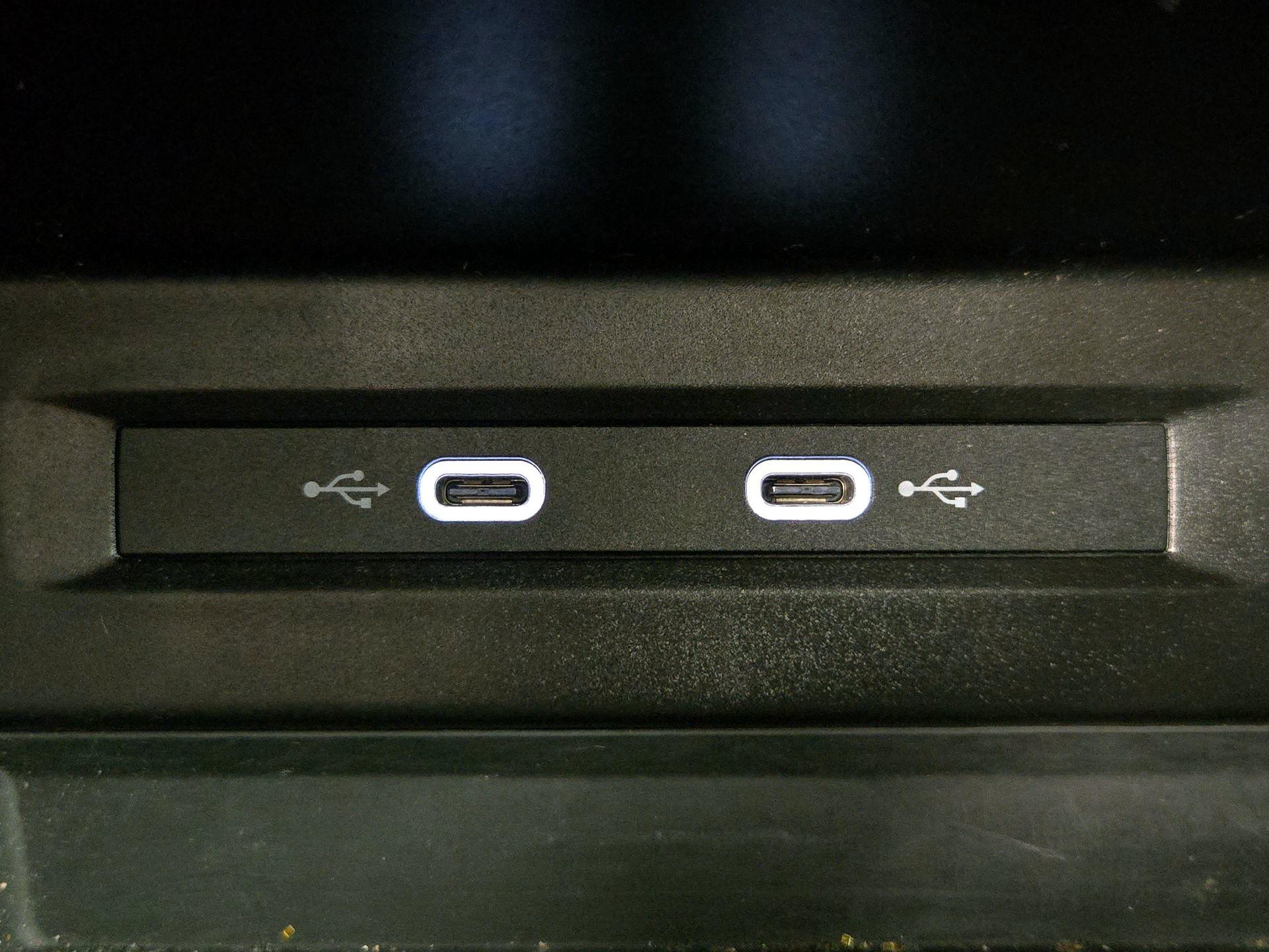 Thumbnail: 2022 Volkswagen Tiguan - 18