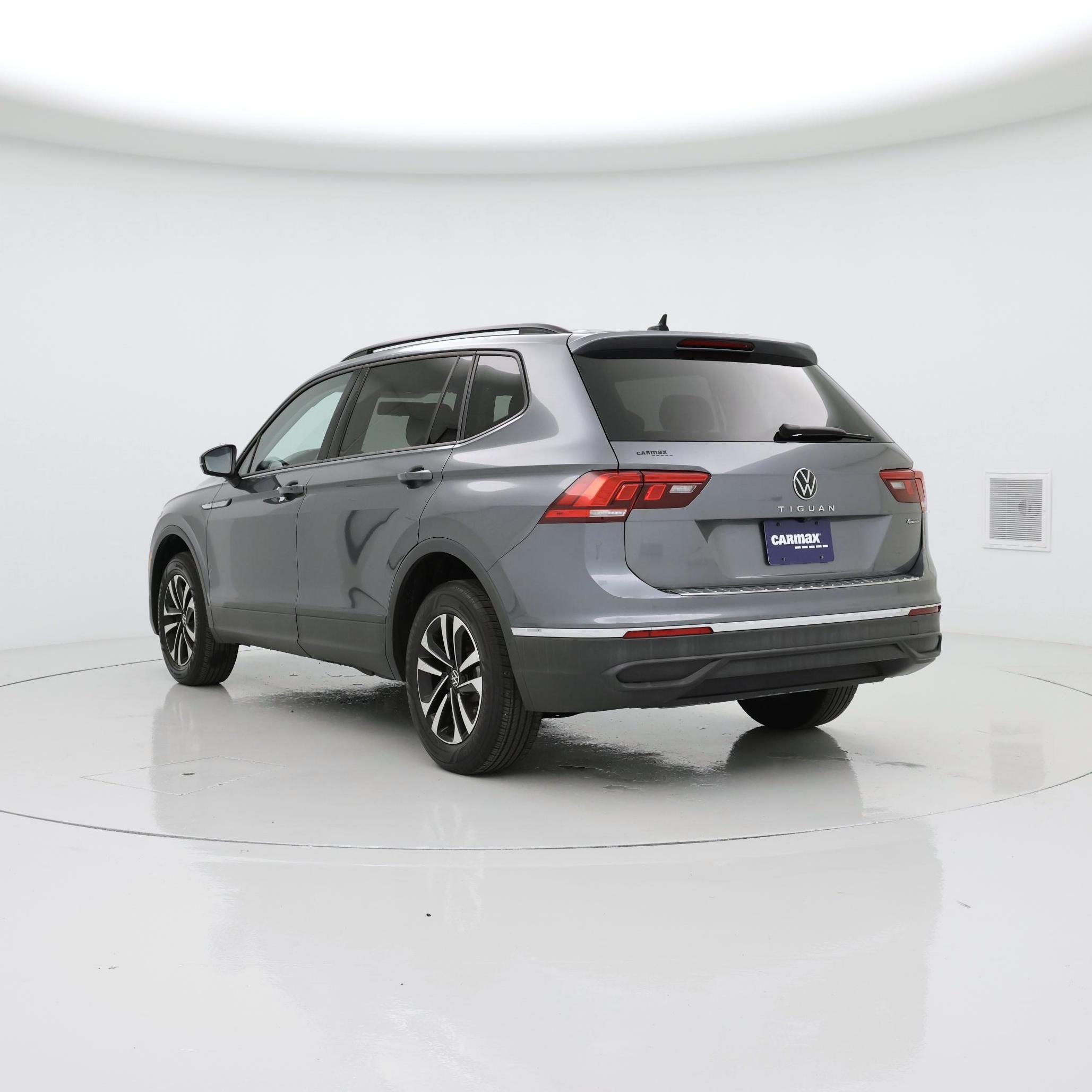 Thumbnail: 2022 Volkswagen Tiguan - 2