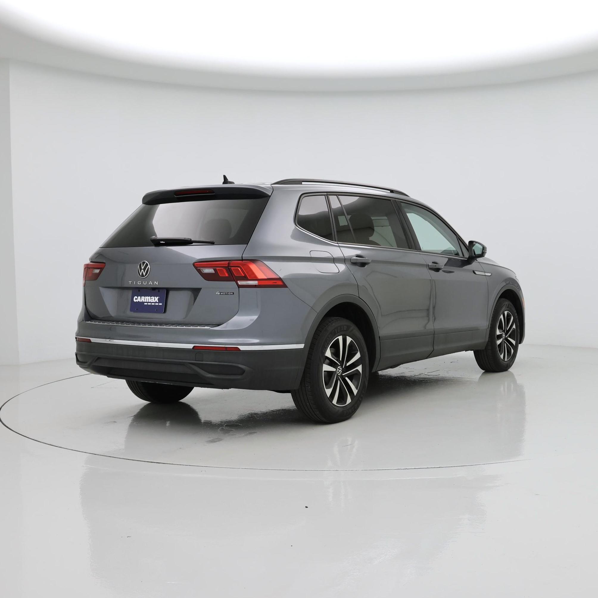 Thumbnail: 2022 Volkswagen Tiguan - 8