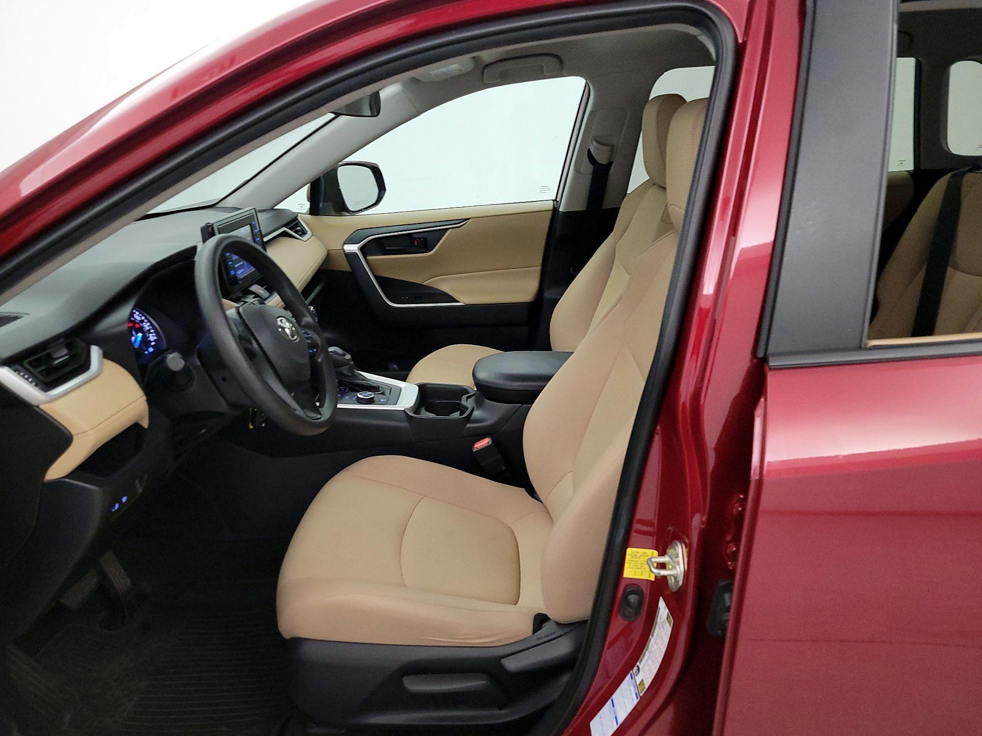 Thumbnail: 2020 Toyota RAV4 - 11