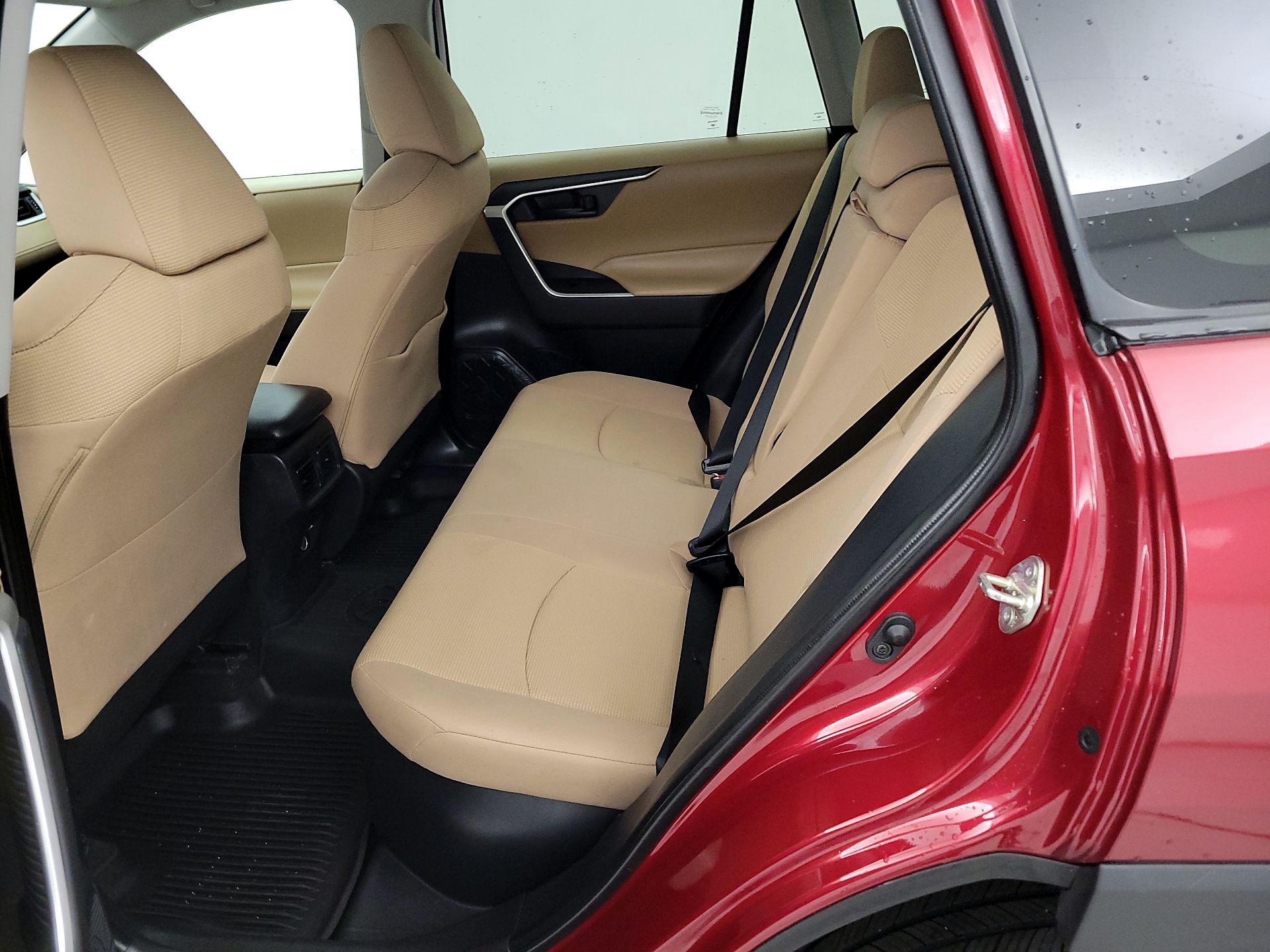 Thumbnail: 2020 Toyota RAV4 - 19