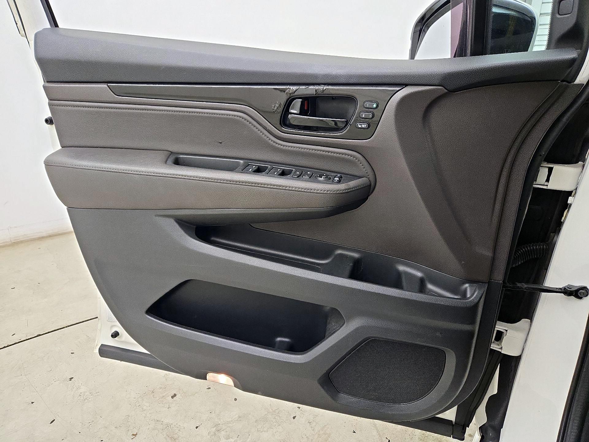 Thumbnail: 2018 Honda Odyssey - 12