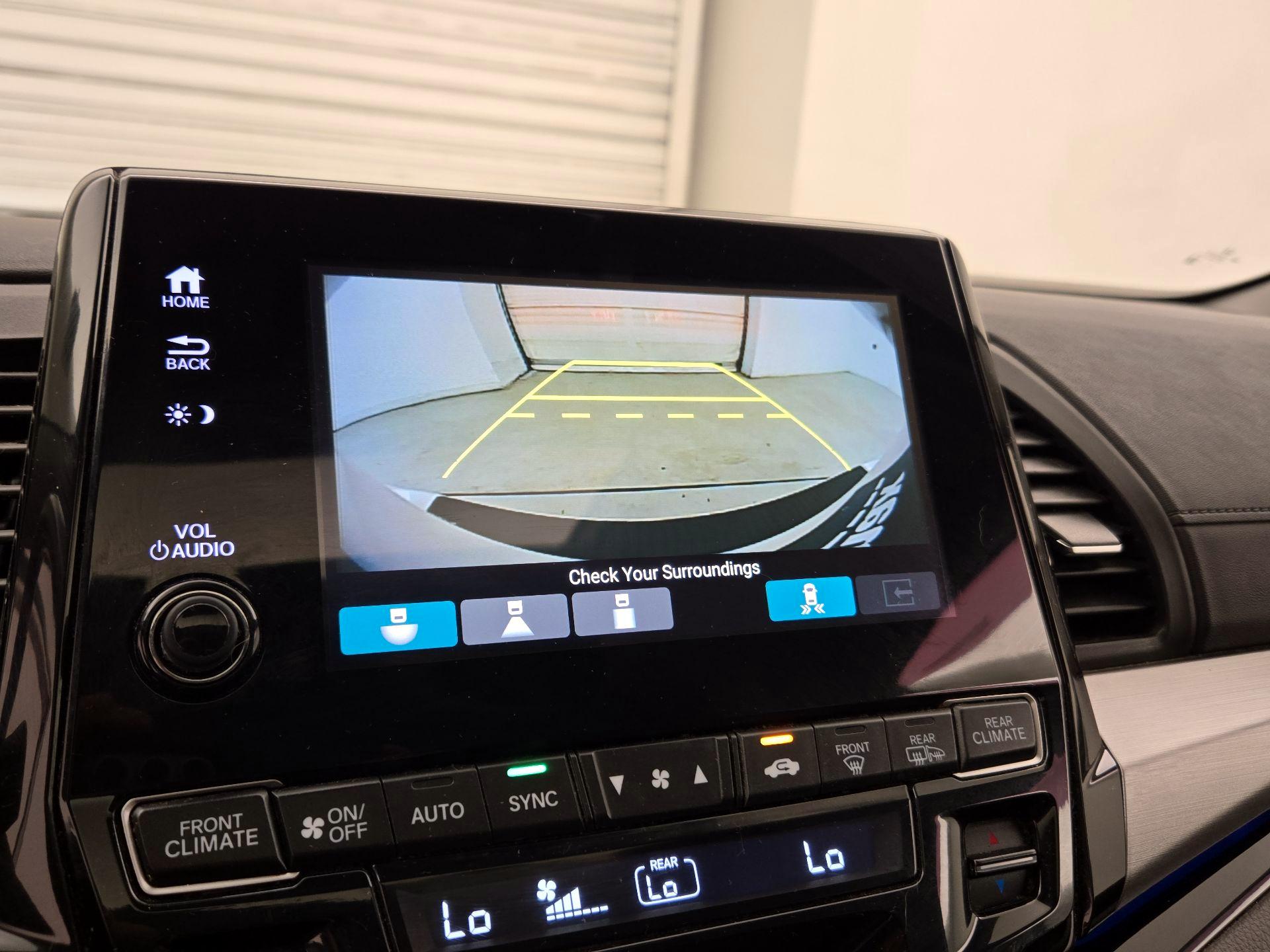 Thumbnail: 2018 Honda Odyssey - 15