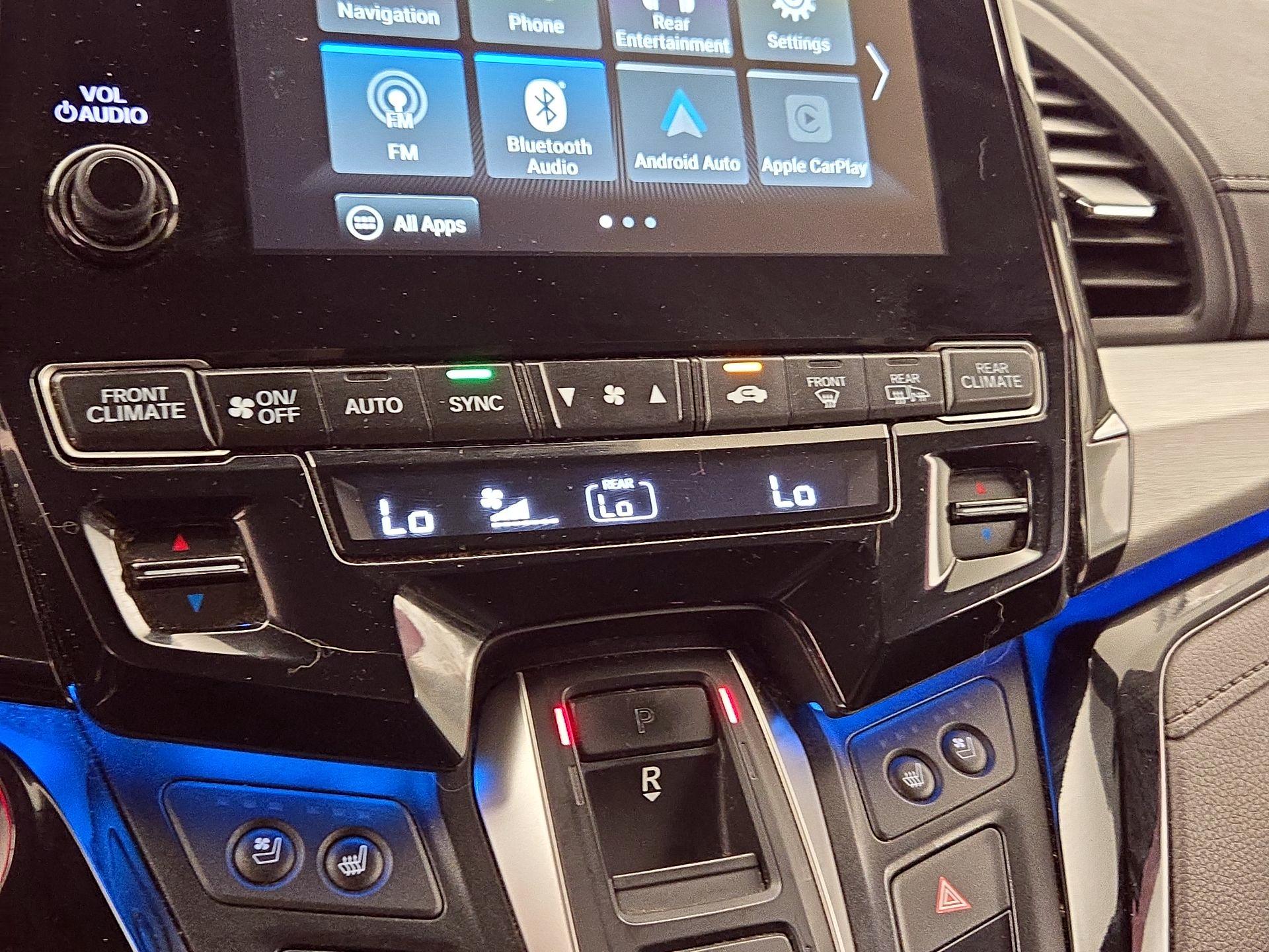 Thumbnail: 2018 Honda Odyssey - 17