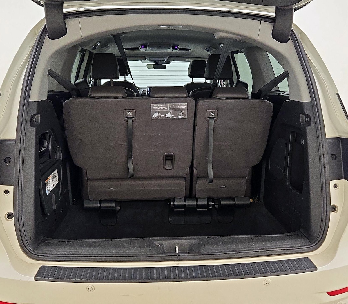 Trunk/Cargo (Seats Up)