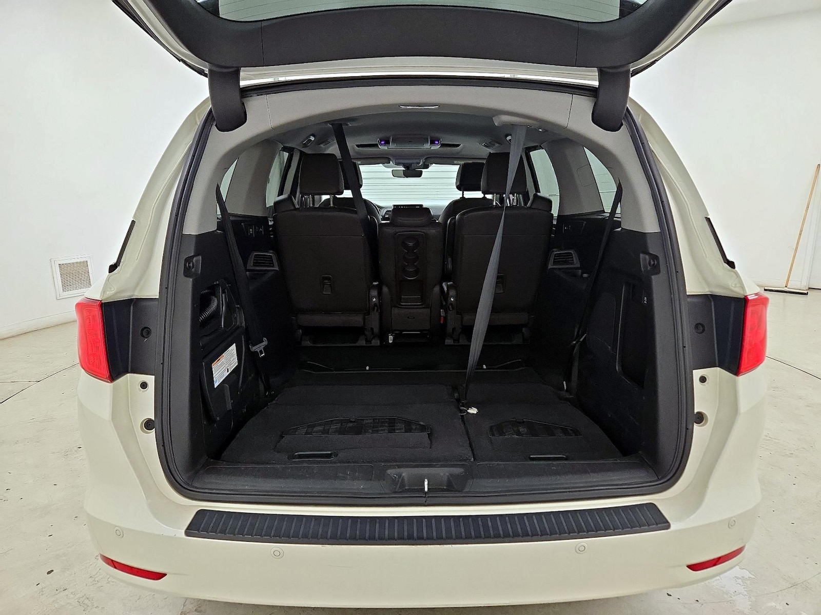 2018 Honda Odyssey Elite - Photo 25