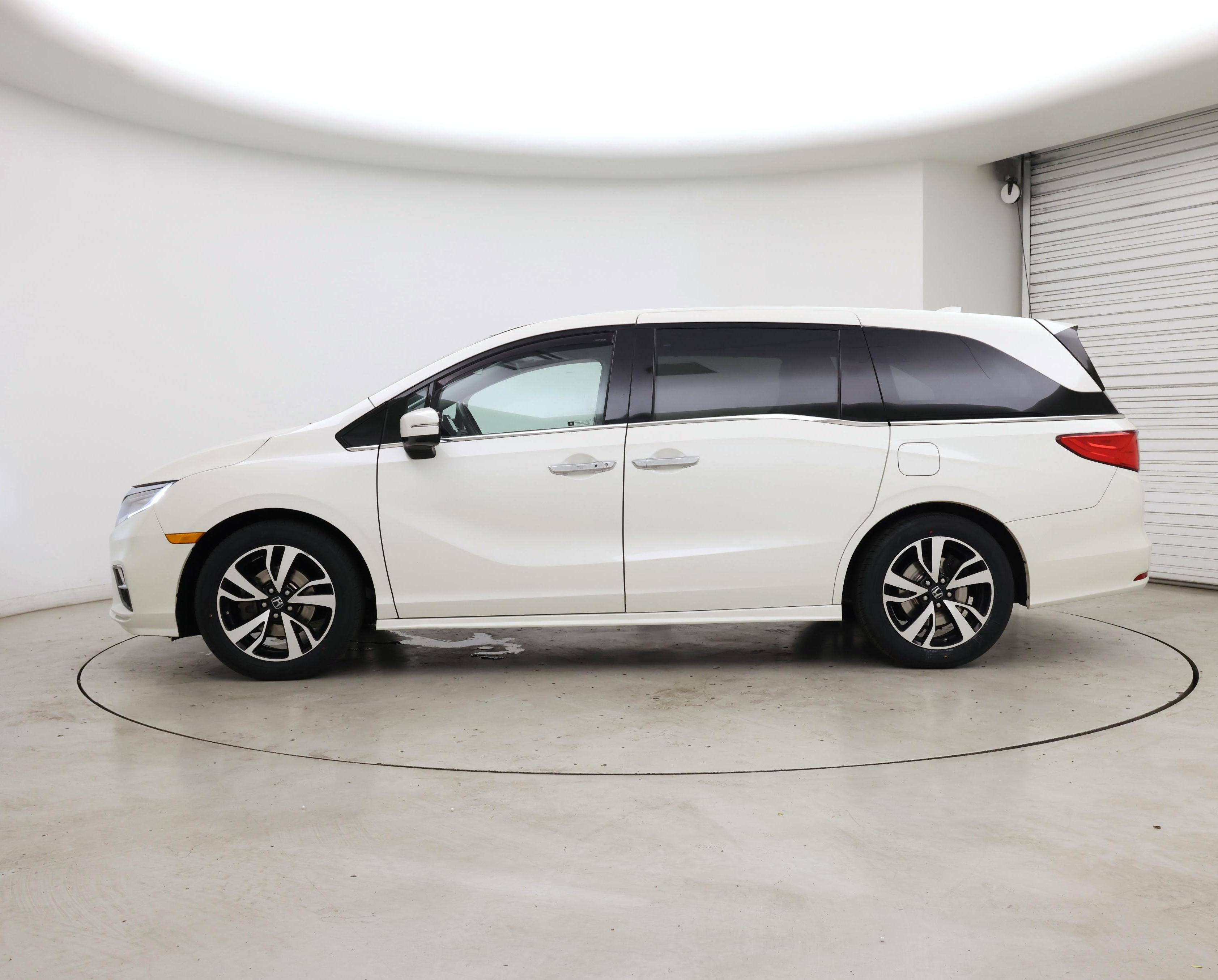 Thumbnail: 2018 Honda Odyssey - 3