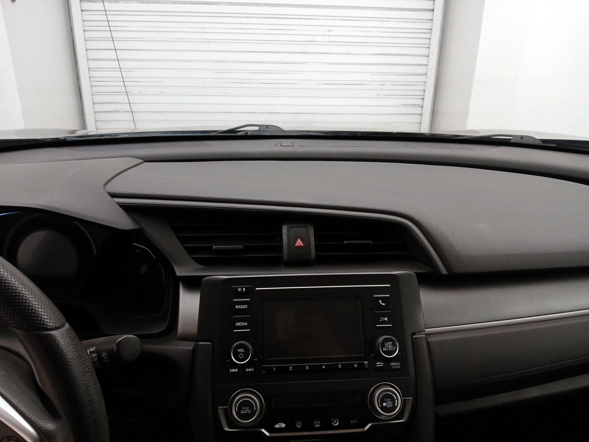 Thumbnail: 2016 Honda Civic - 9