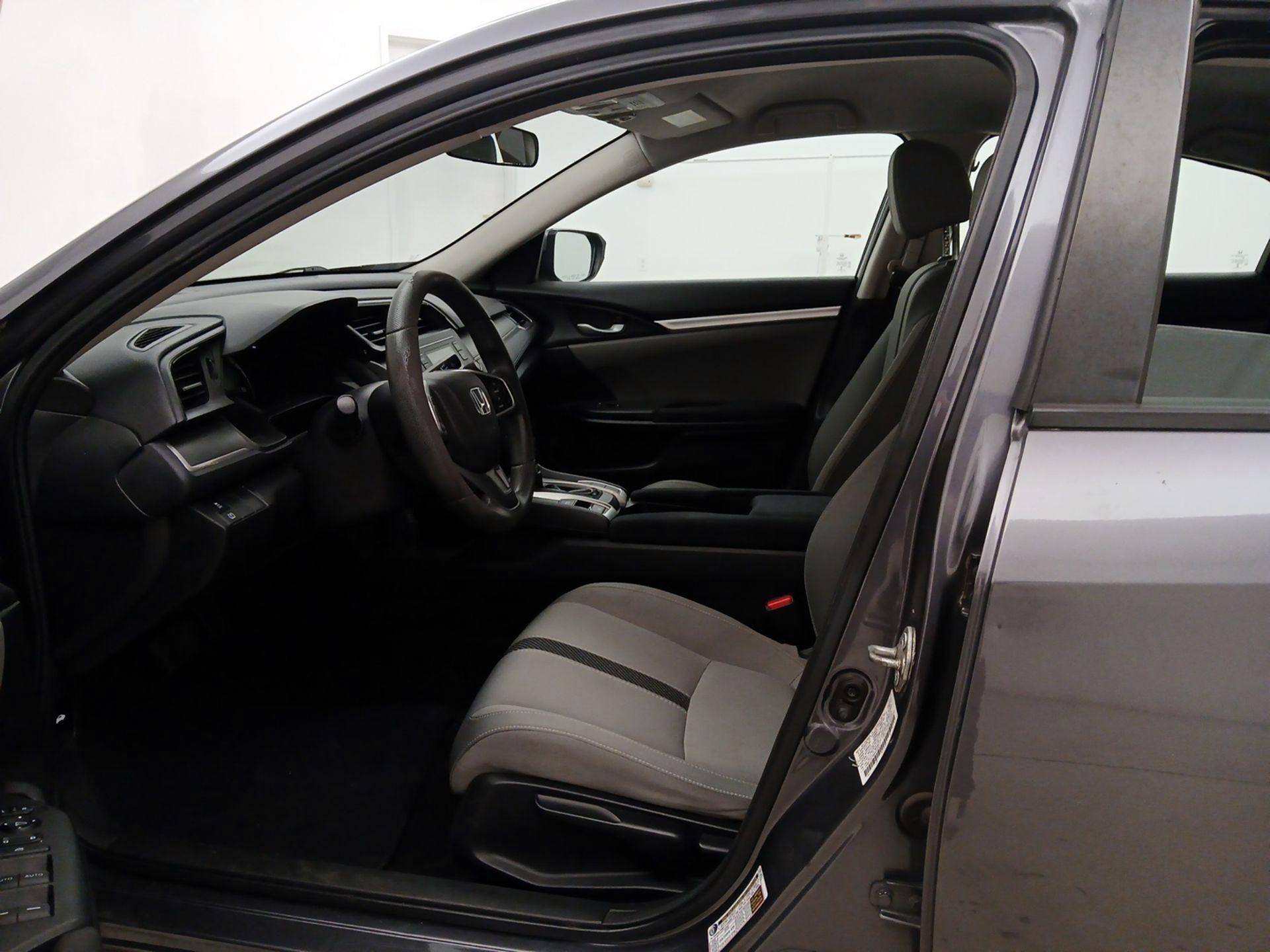 Thumbnail: 2016 Honda Civic - 11